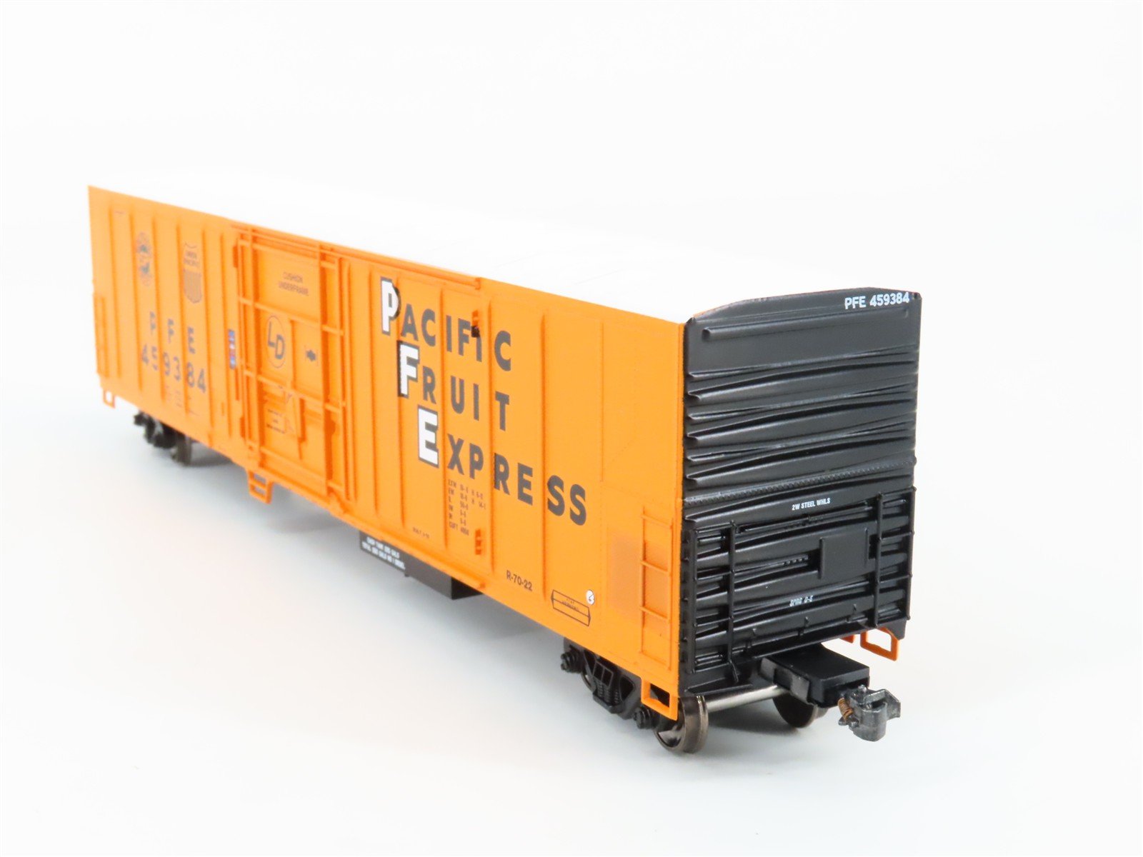 HO Athearn ATH71049 PFE Pacific Fruit Express 57' Mechanical Reefer #459384