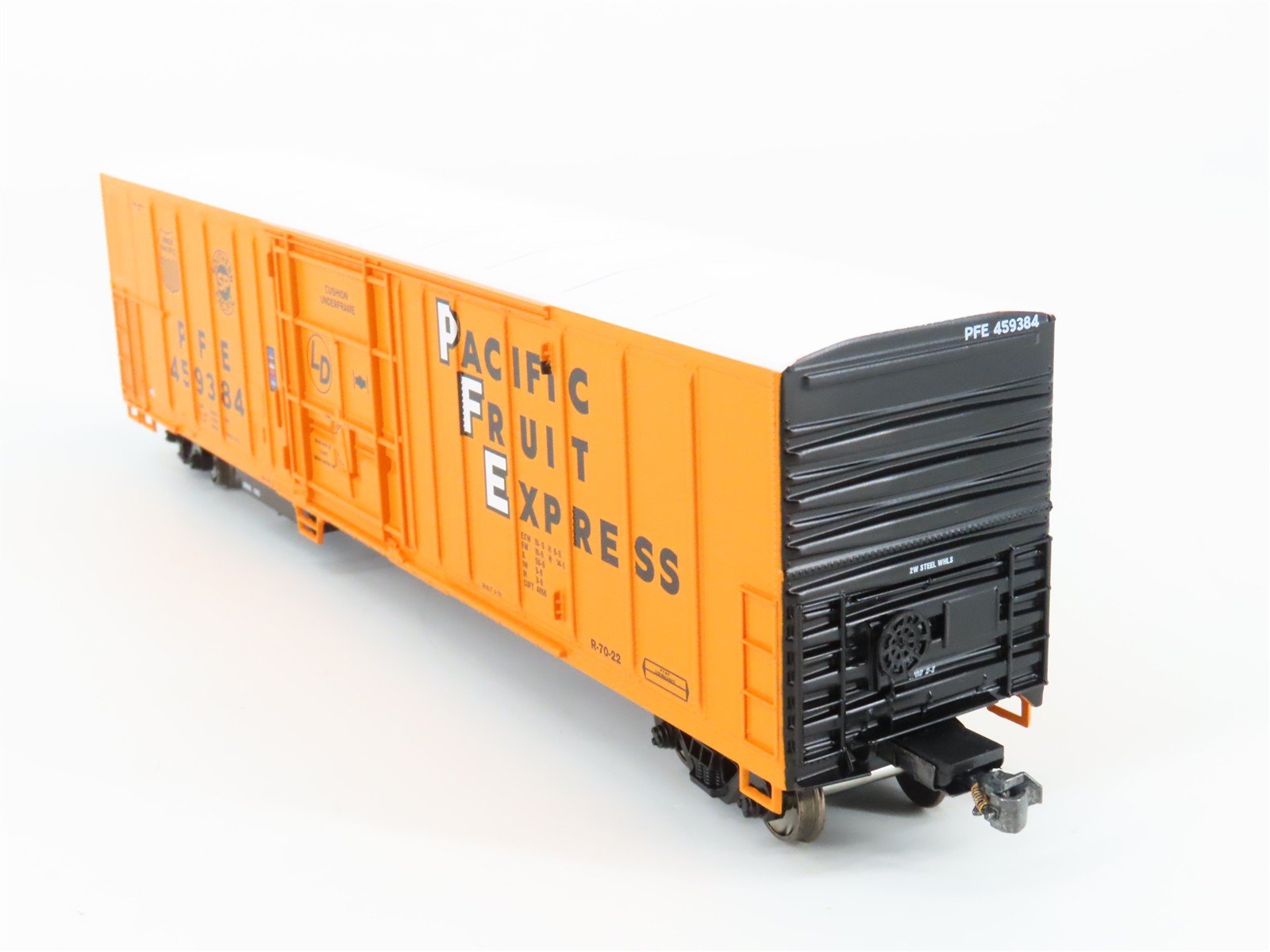 HO Athearn ATH71049 PFE Pacific Fruit Express 57' Mechanical Reefer #459384