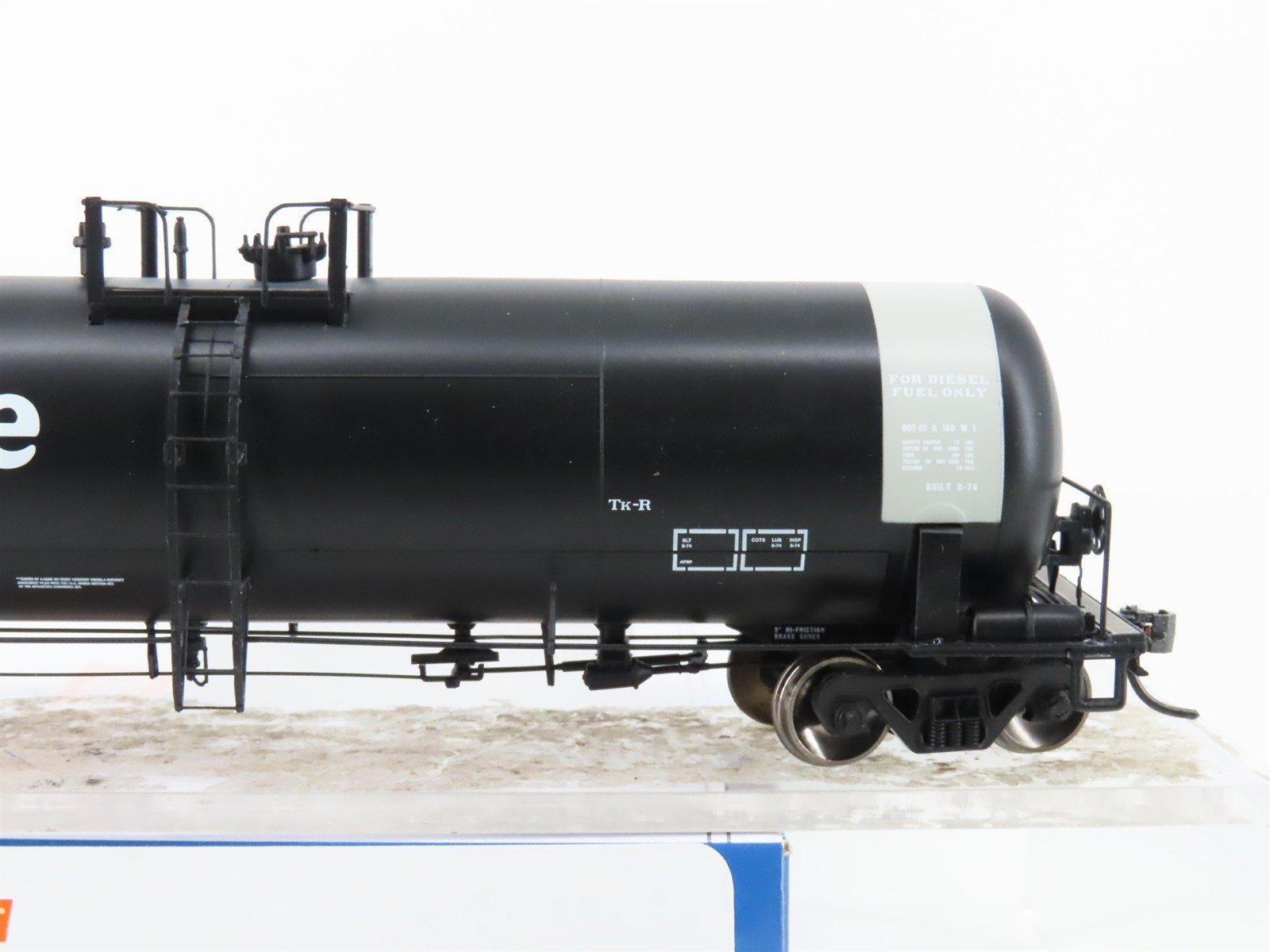 HO Scale Athearn ATH15946 ATSF Santa Fe Railroad General Service Tank Car #98494