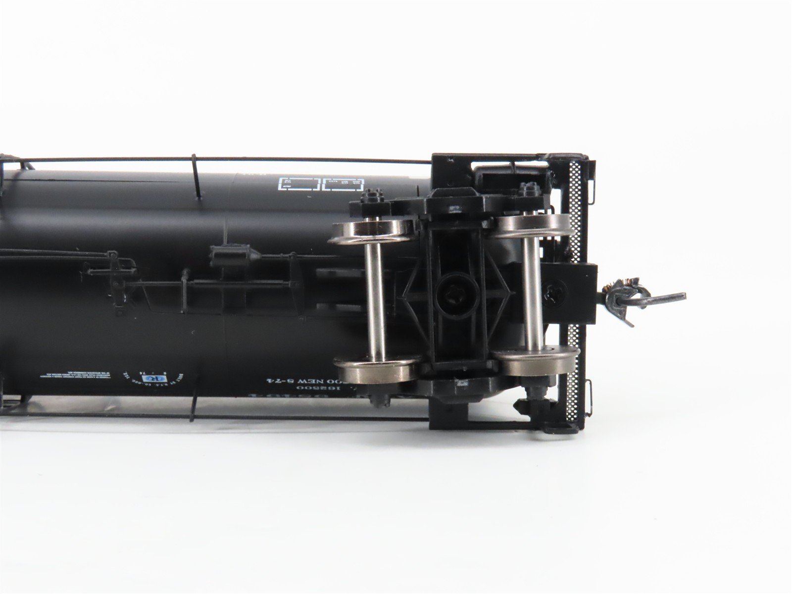 HO Scale Athearn ATH15946 ATSF Santa Fe Railroad General Service Tank Car #98494