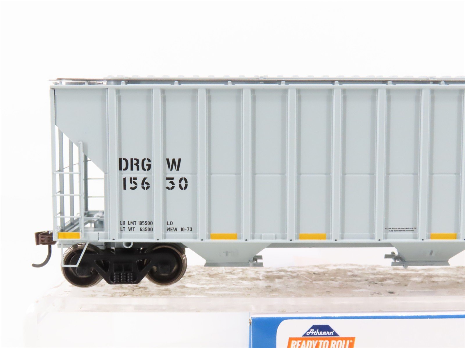 HO Scale Athearn ATH81567 UP DRGW Rio Grande 54' 3-Bay Covered Hopper #15630