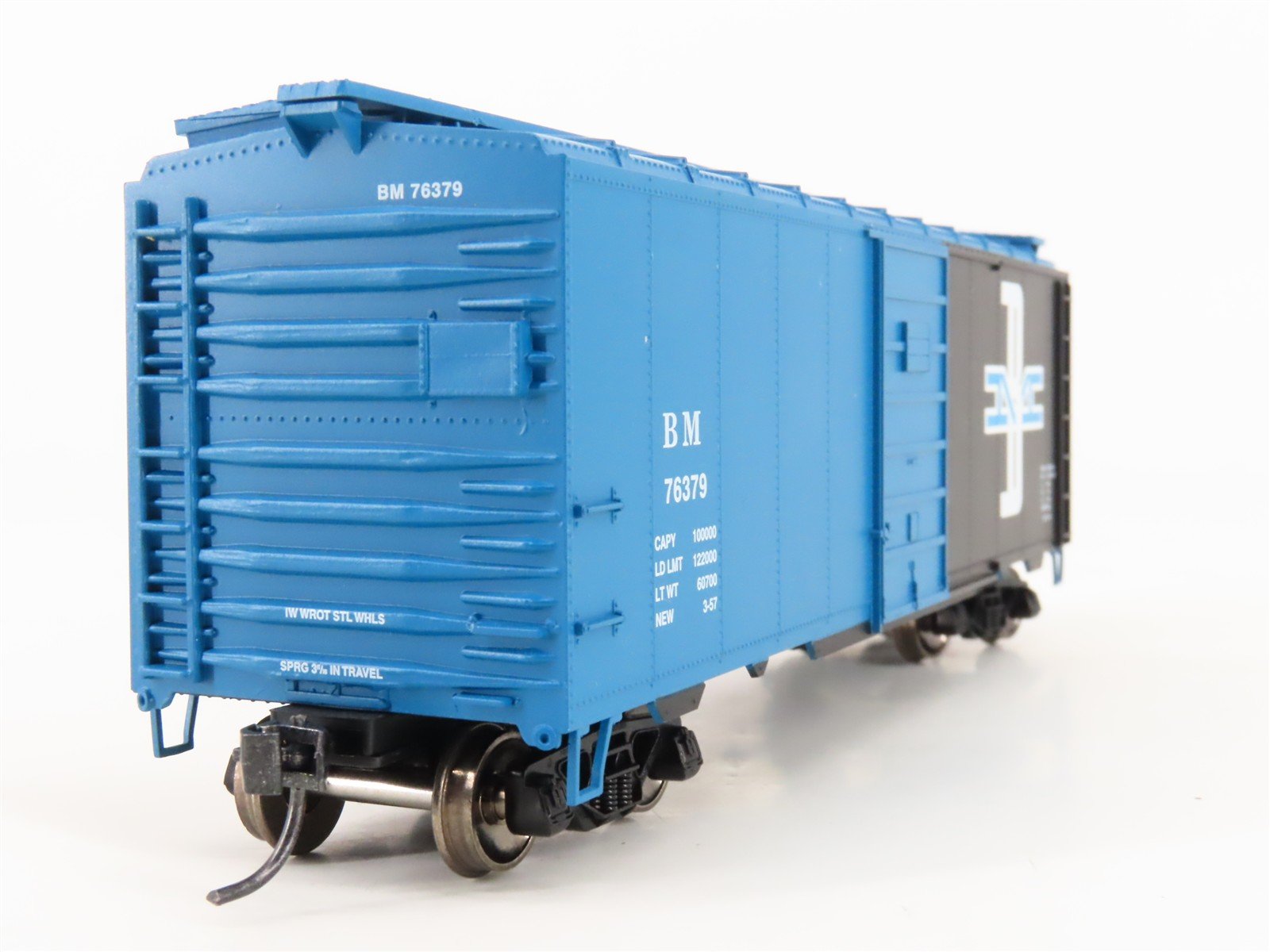 HO Scale Athearn ATH7616 BM Boston & Maine 40' Single Door Box Car #76379