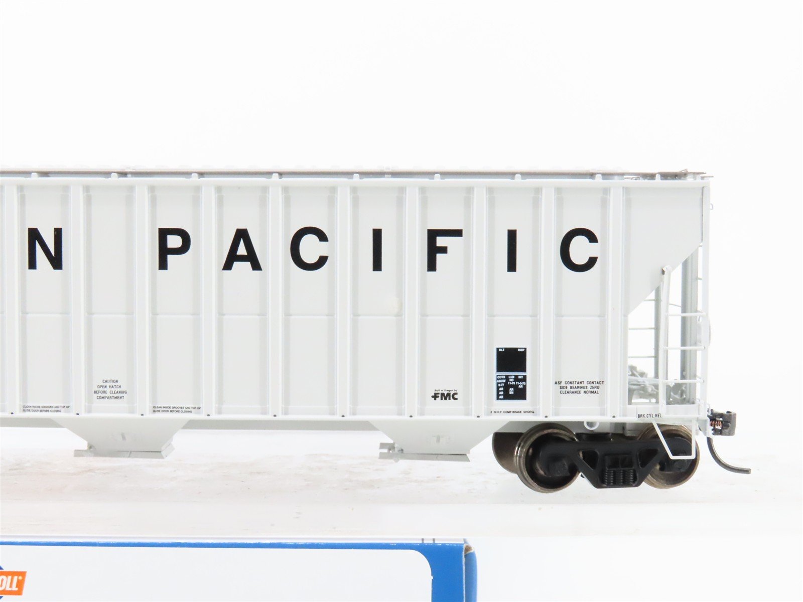 HO Scale Athearn ATH81576 WP Western Pacific 54' Covered 3-Bay Hopper #12099