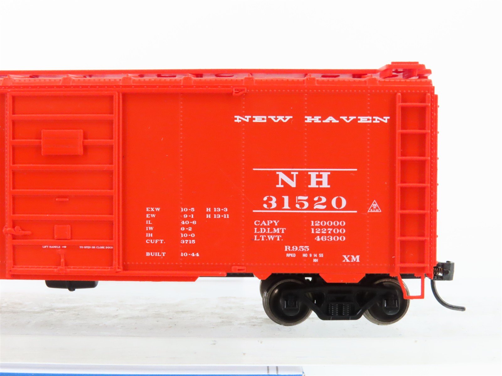 HO Scale Athearn ATH7627 NH New Haven Railroad 40' Single Door Box Car #31520
