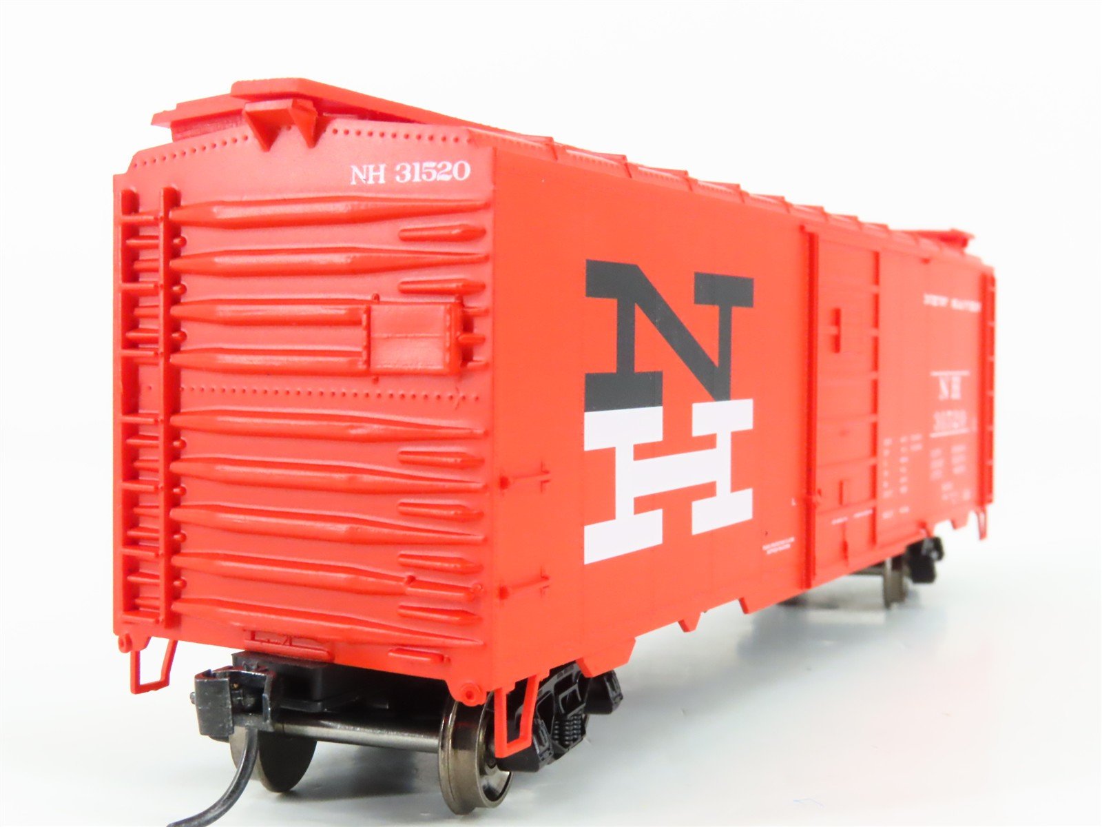 HO Scale Athearn ATH7627 NH New Haven Railroad 40' Single Door Box Car #31520