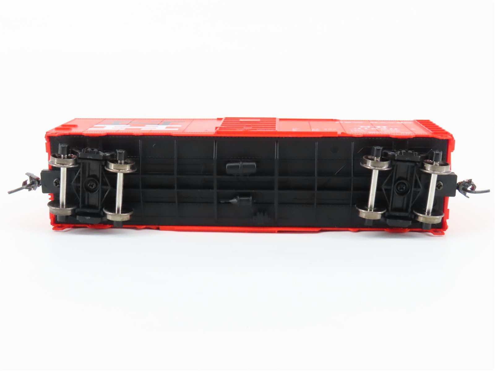 HO Scale Athearn ATH7627 NH New Haven Railroad 40' Single Door Box Car #31520