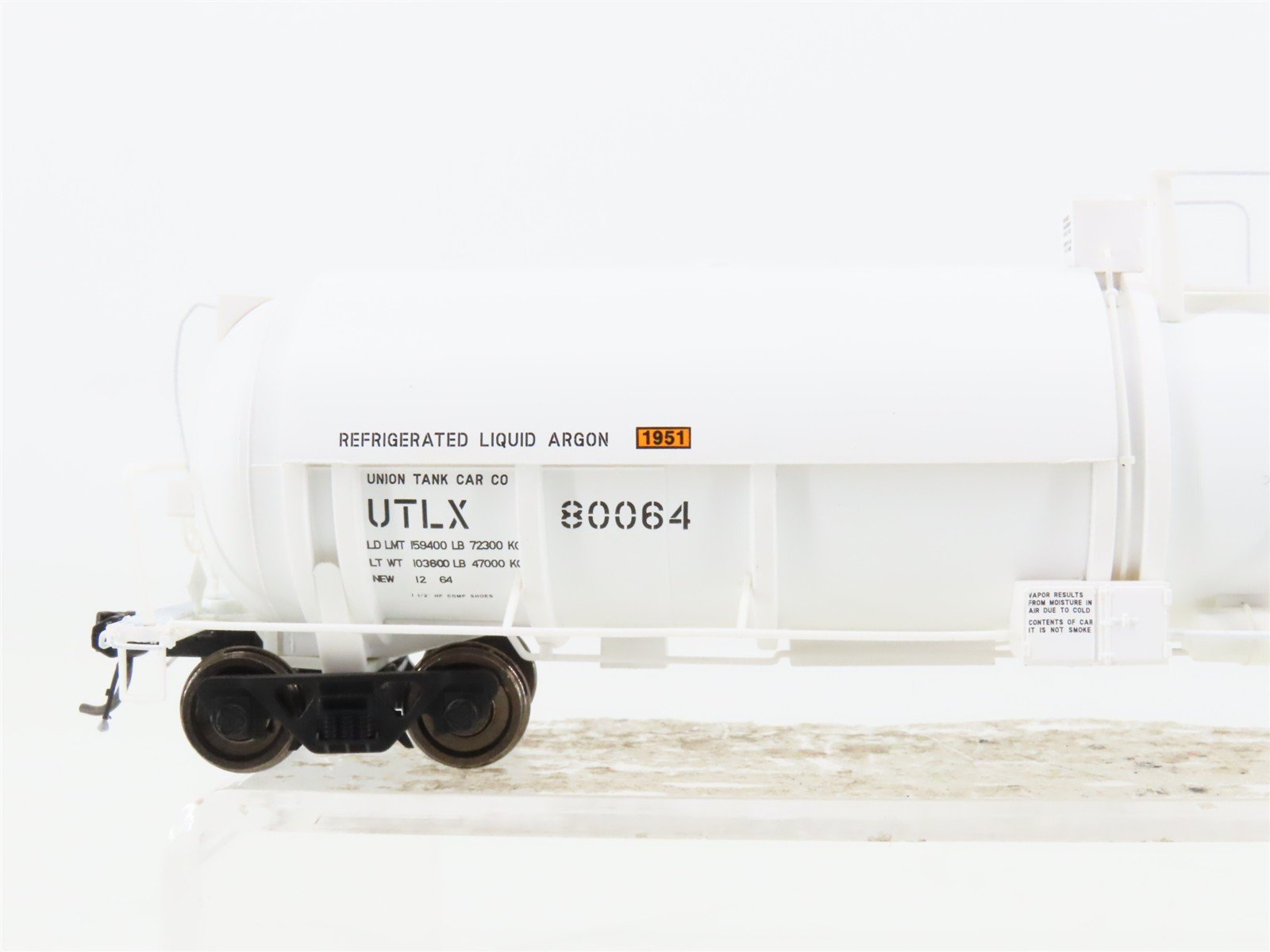 HO Scale Broadway Limited Imports 6316 UTLX Linde Cryogenic Tank Car 2-Pack