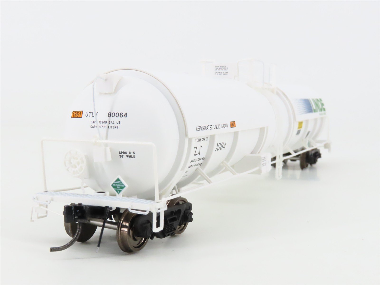 HO Scale Broadway Limited Imports 6316 UTLX Linde Cryogenic Tank Car 2-Pack