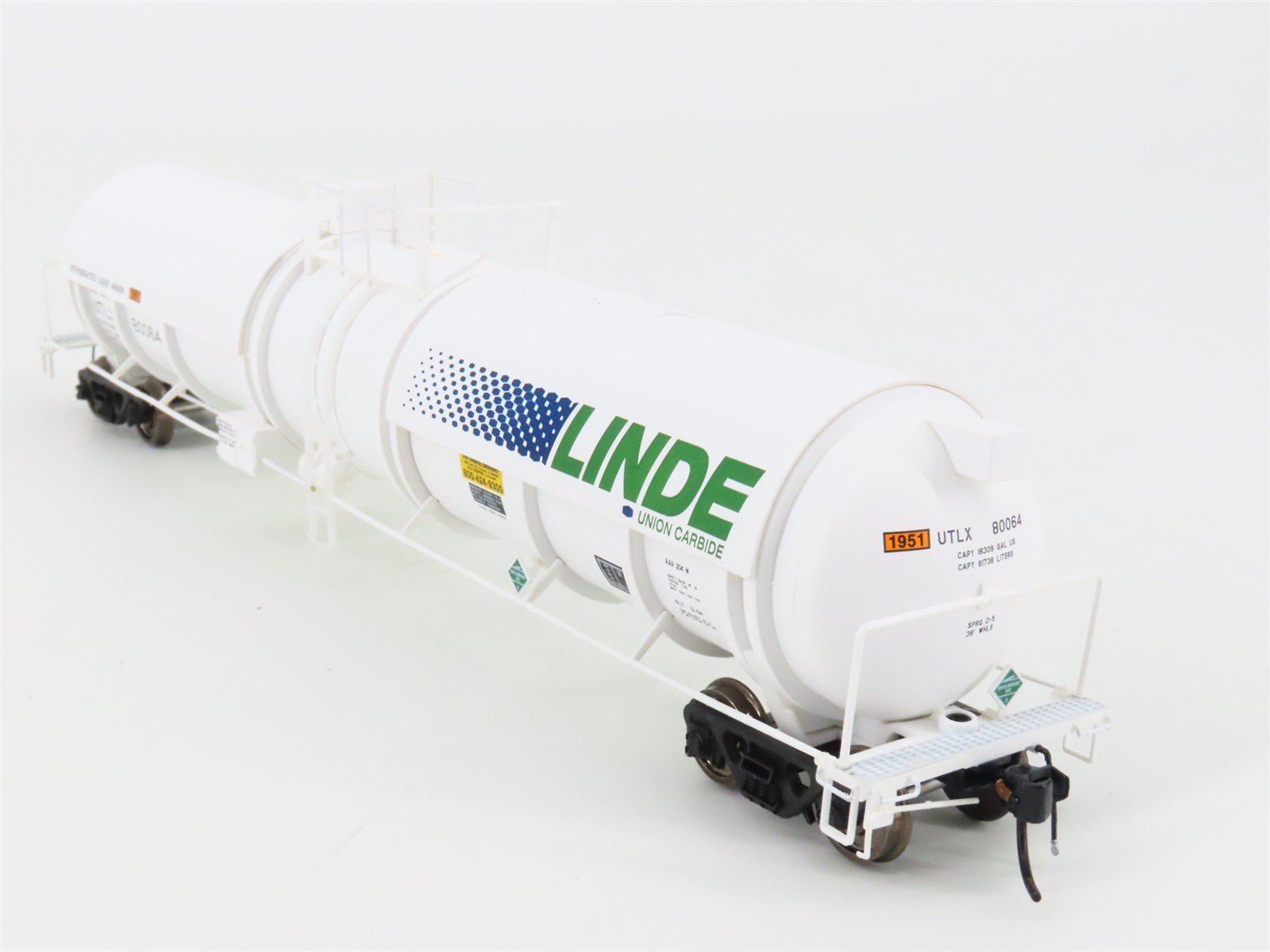 HO Scale Broadway Limited Imports 6316 UTLX Linde Cryogenic Tank Car 2-Pack