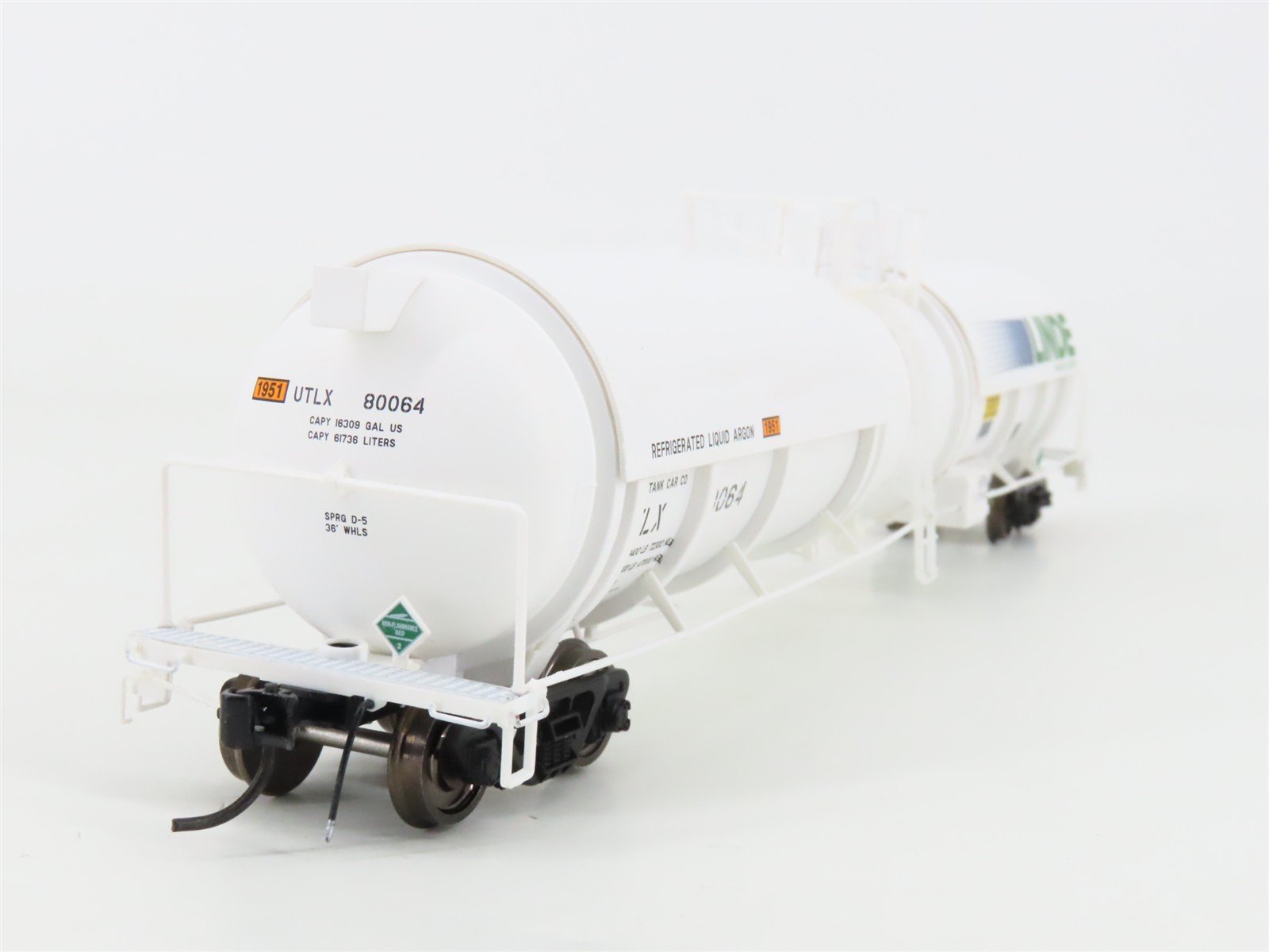 HO Scale Broadway Limited Imports 6316 UTLX Linde Cryogenic Tank Car 2-Pack