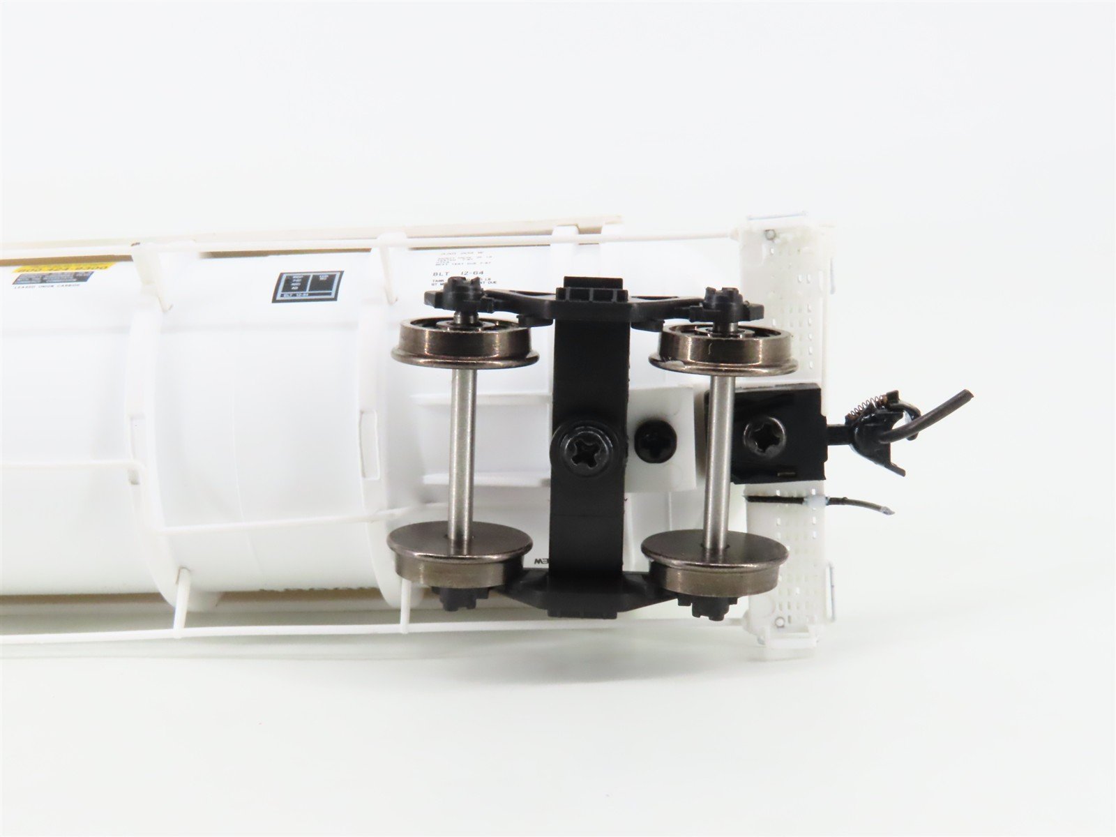 HO Scale Broadway Limited Imports 6316 UTLX Linde Cryogenic Tank Car 2-Pack
