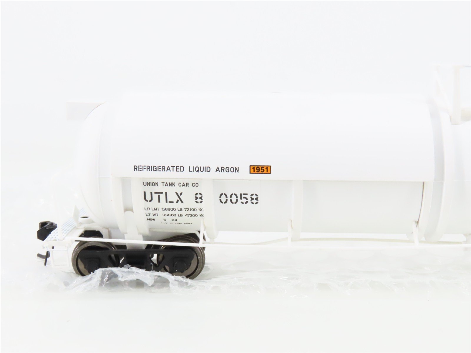 HO Scale Broadway Limited Imports 6316 UTLX Linde Cryogenic Tank Car 2-Pack
