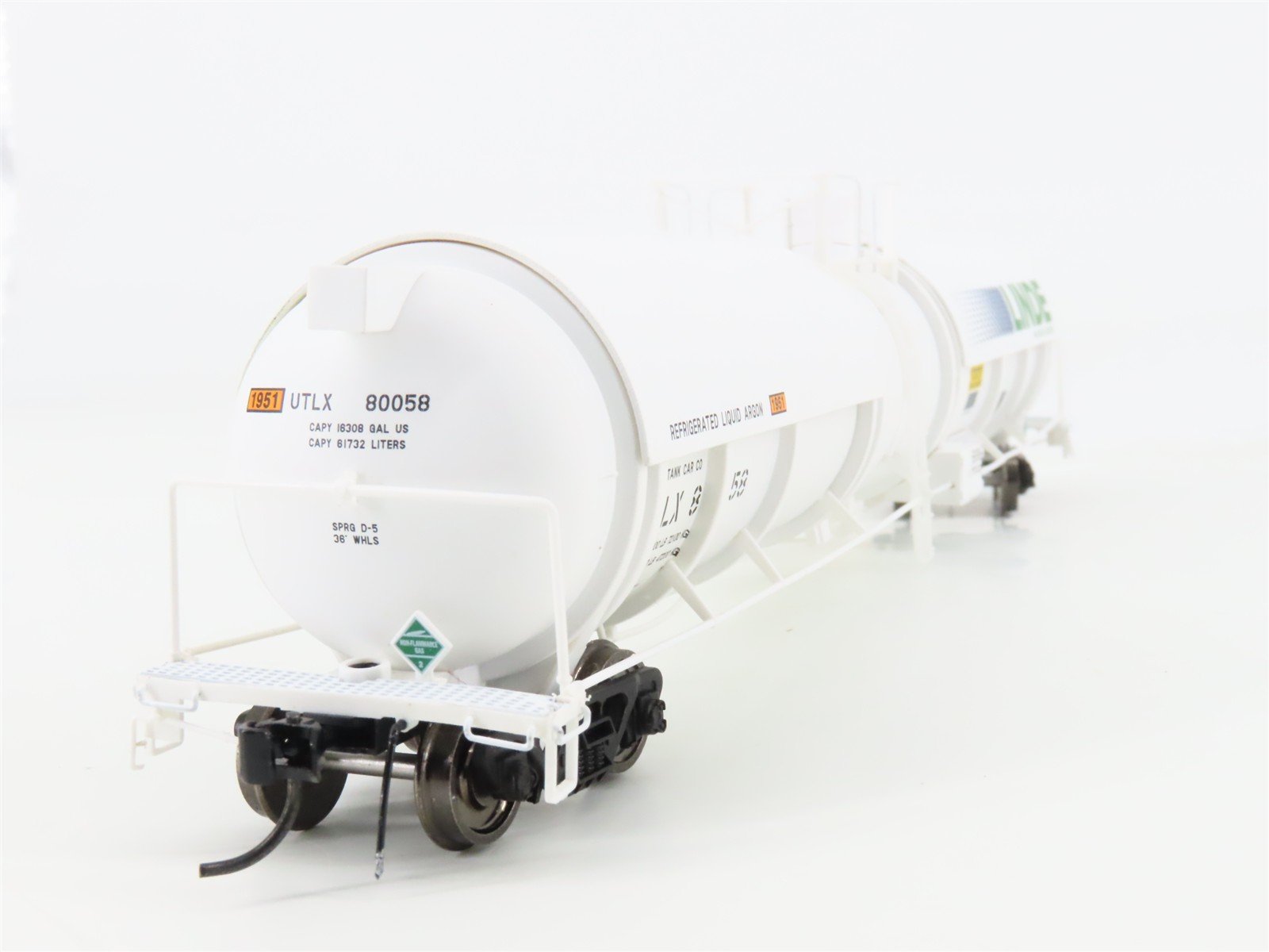 HO Scale Broadway Limited Imports 6316 UTLX Linde Cryogenic Tank Car 2-Pack
