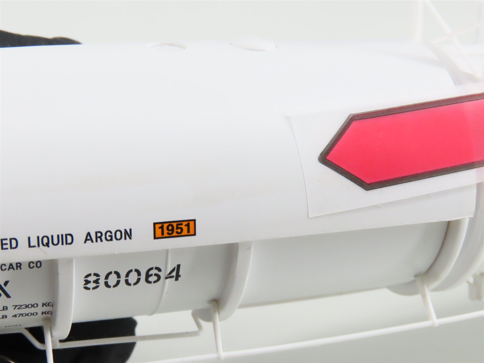 HO Scale Broadway Limited Imports 6316 UTLX Linde Cryogenic Tank Car 2-Pack