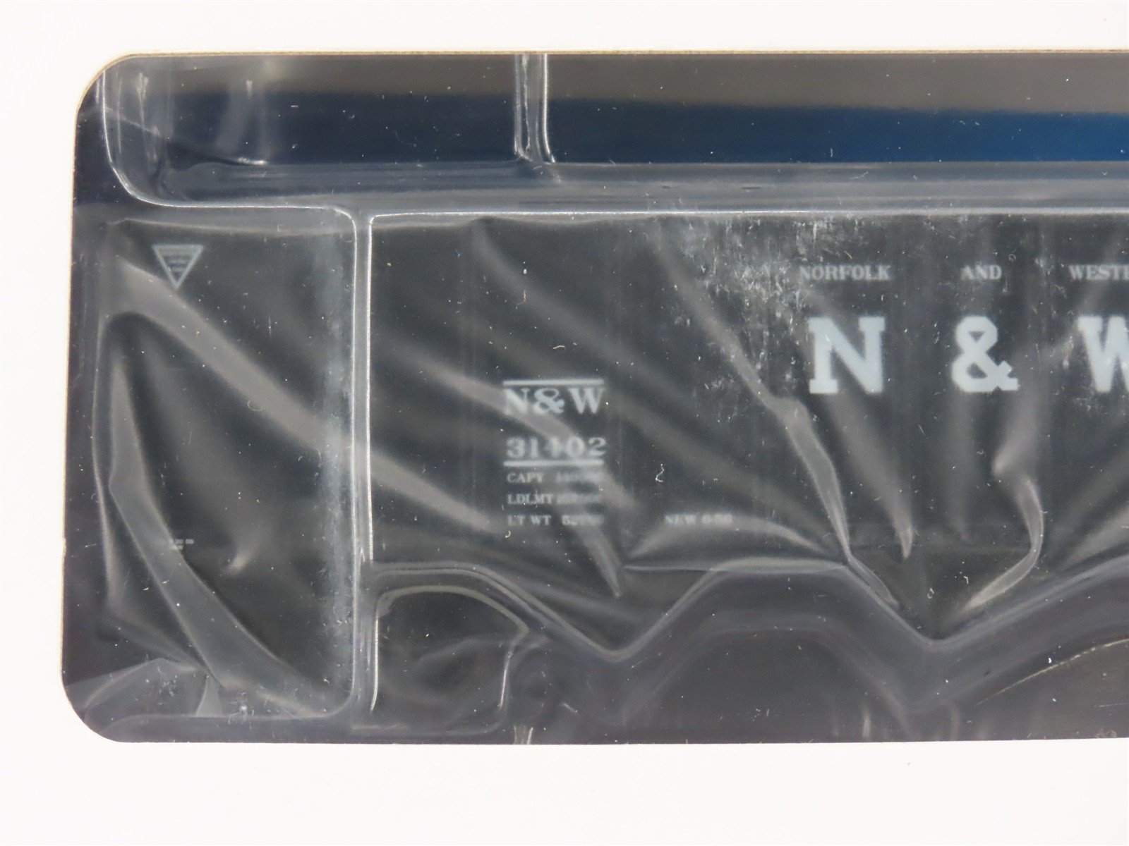 HO Scale Athearn ATH15164 N&W Norfolk & Western 40' 3-Bay Hopper 4-Pack Sealed