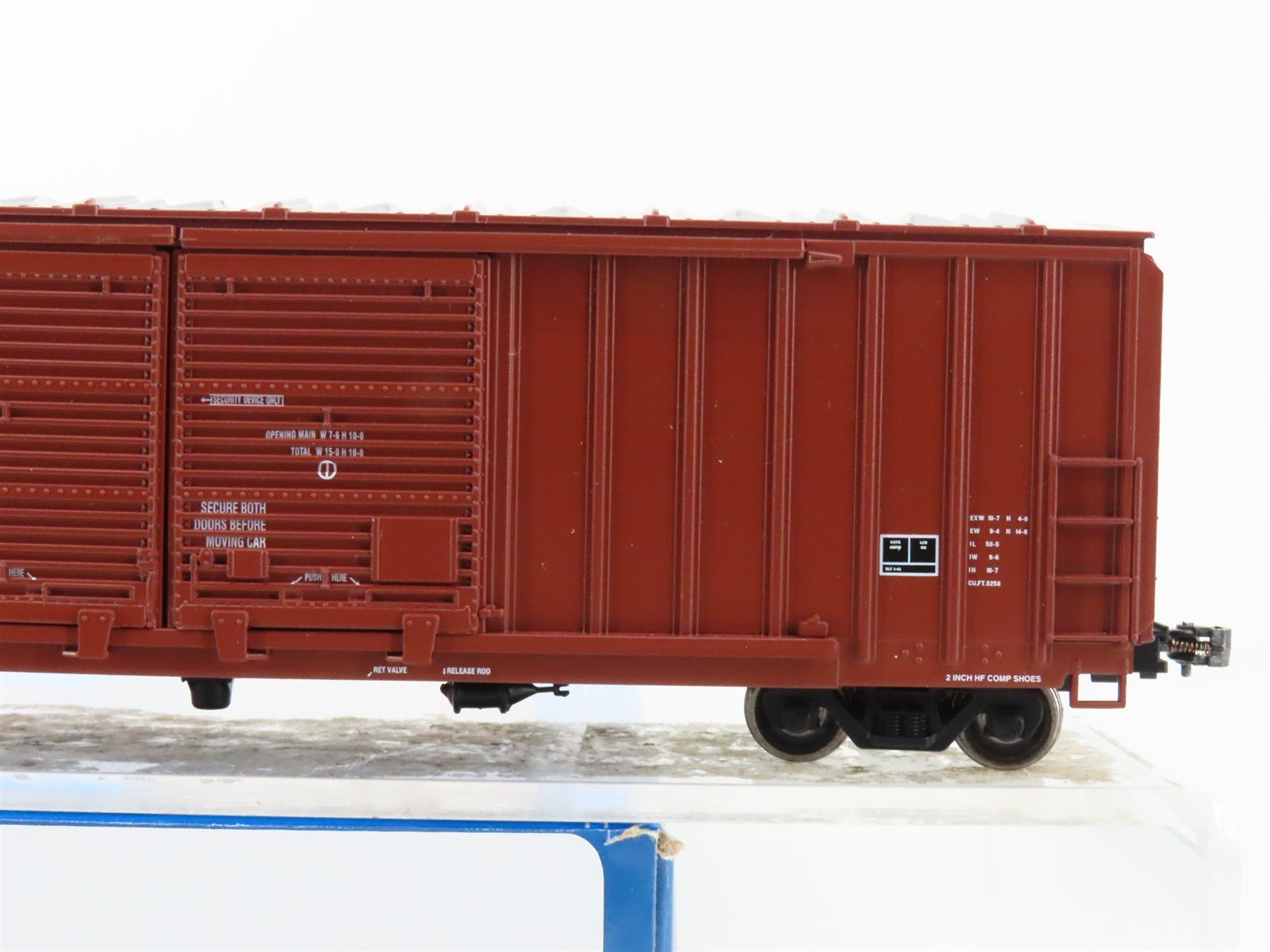 HO Scale Athearn Roundhouse RND97981 CNA Canadian National 50' Box Car #555054