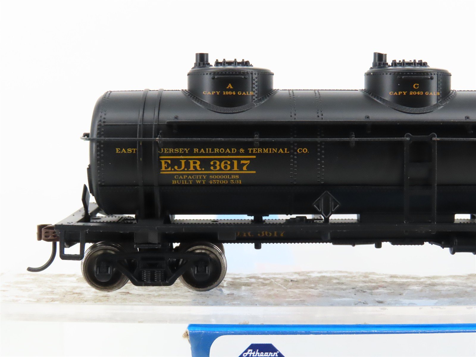 HO Athearn Roundhouse RND3182 EJR East Jersey Railroad Triple Dome Tank Car 3617