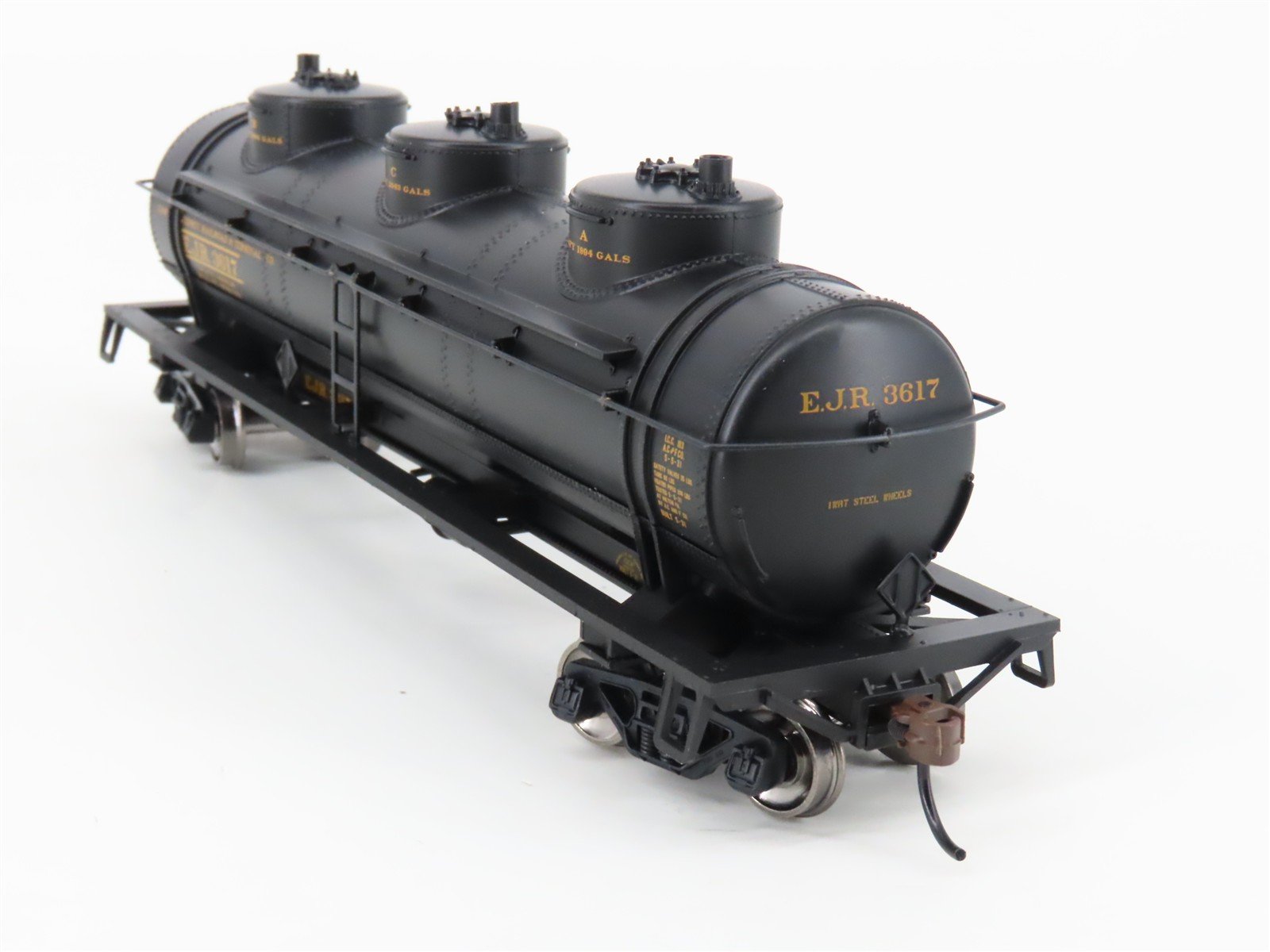 HO Athearn Roundhouse RND3182 EJR East Jersey Railroad Triple Dome Tank Car 3617