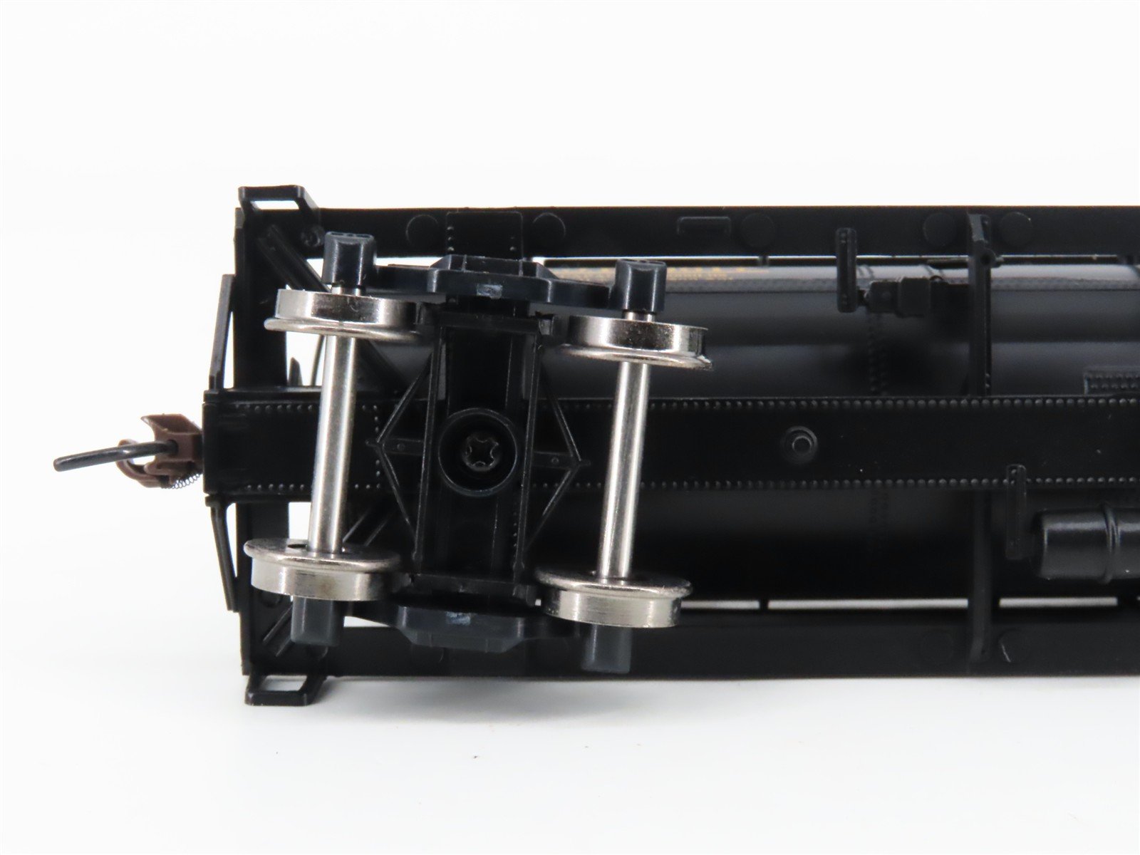 HO Athearn Roundhouse RND3182 EJR East Jersey Railroad Triple Dome Tank Car 3617