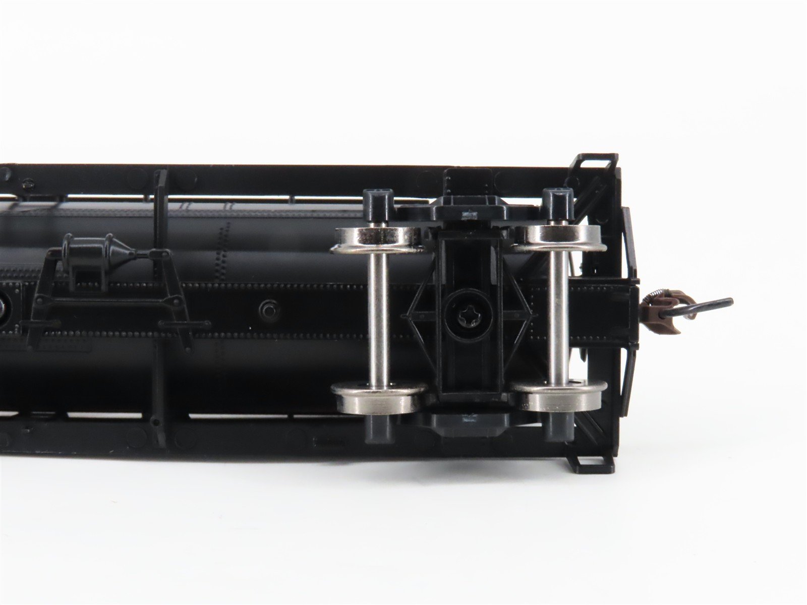 HO Athearn Roundhouse RND3182 EJR East Jersey Railroad Triple Dome Tank Car 3617