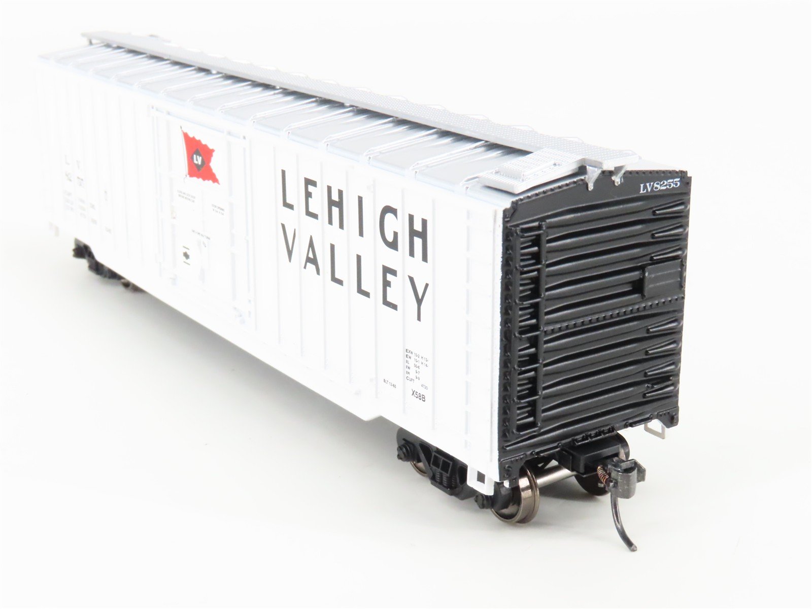 HO Athearn Roundhouse RND40236 LV Lehigh Valley 50' Plug Door Box Car #8255