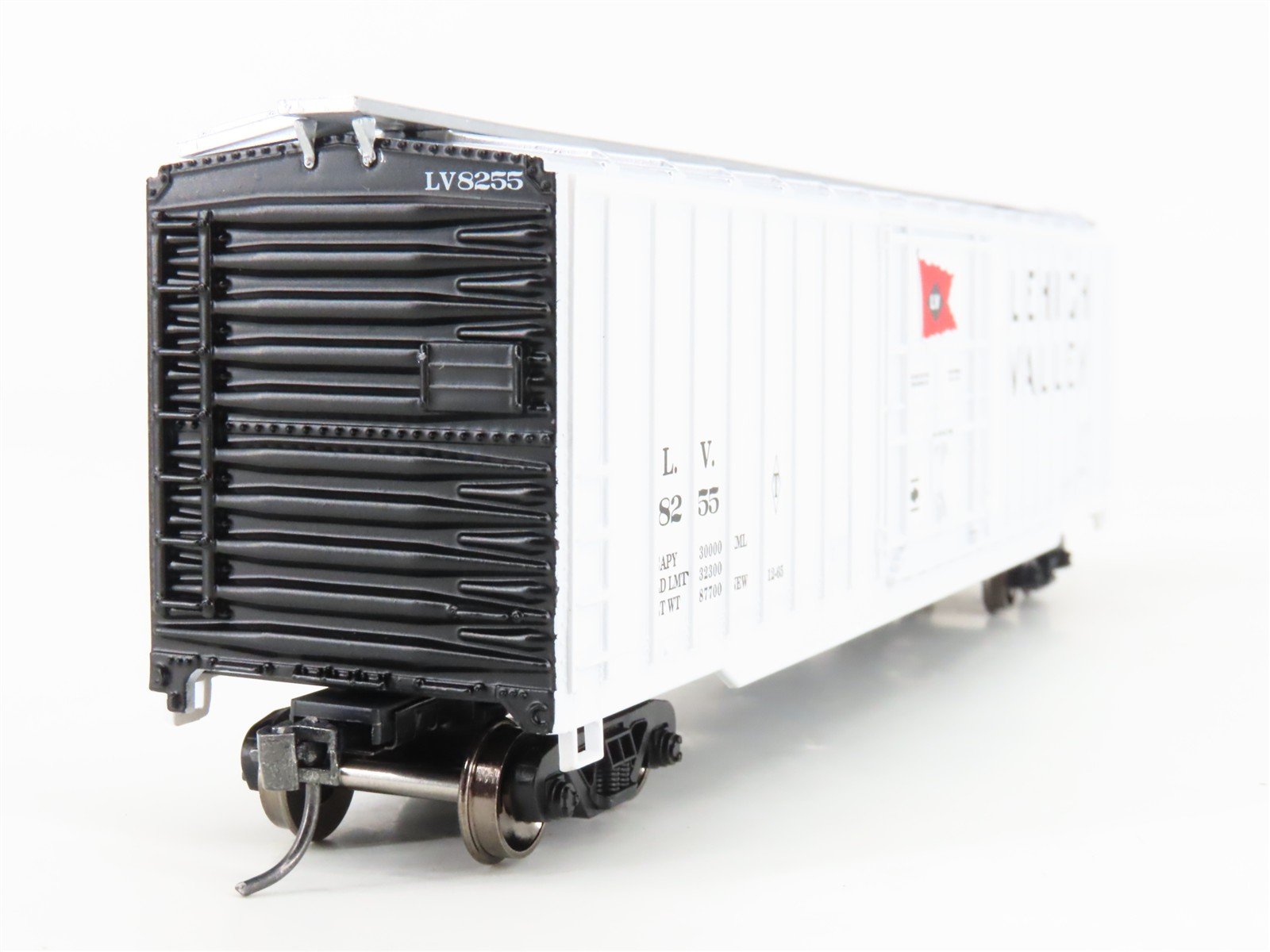 HO Athearn Roundhouse RND40236 LV Lehigh Valley 50' Plug Door Box Car #8255