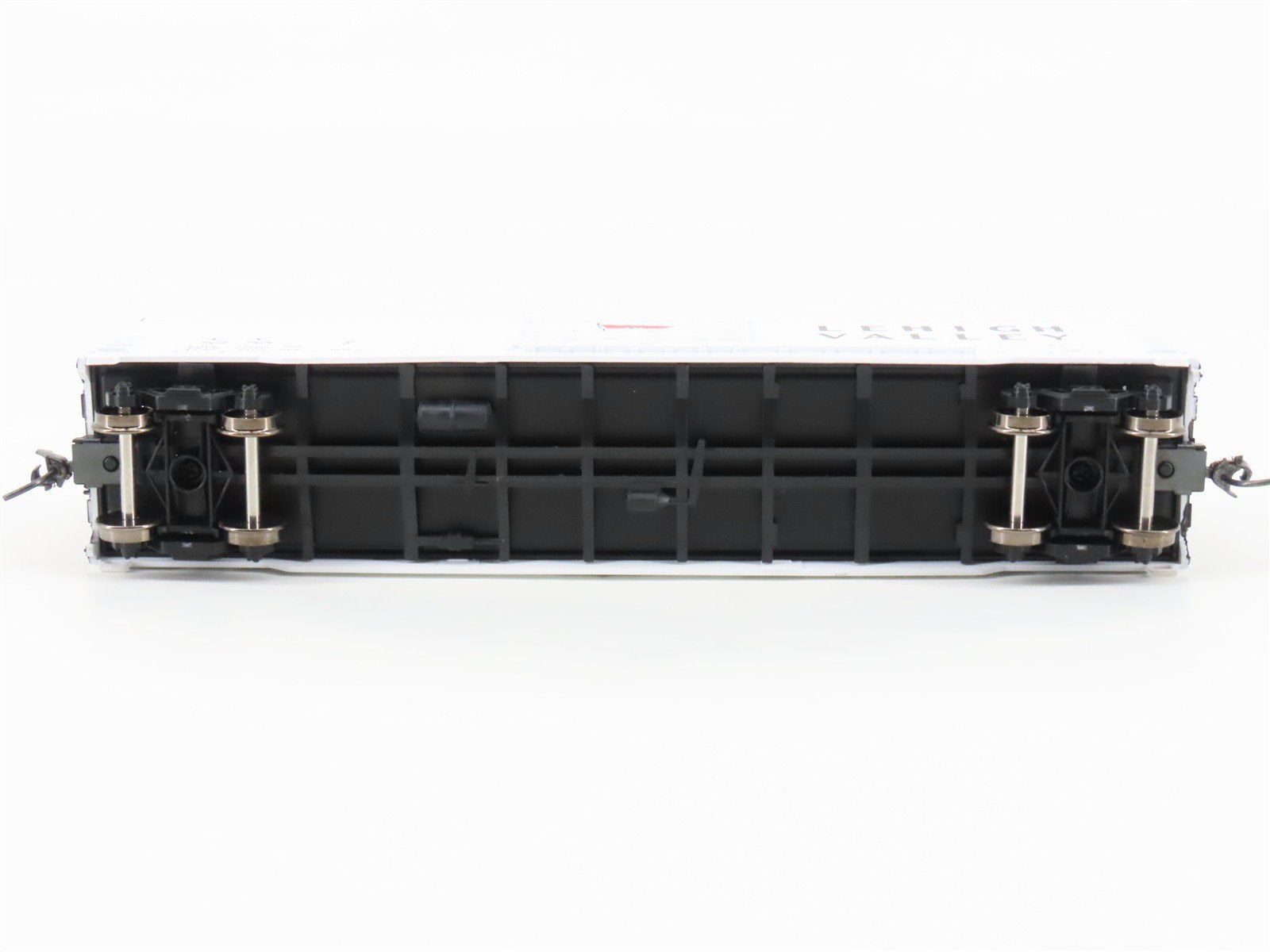 HO Athearn Roundhouse RND40236 LV Lehigh Valley 50' Plug Door Box Car #8255
