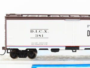 HO Scale Athearn Roundhouse RND2198 DICX Pure Carbonic Co. 40' Steel Reefer #381