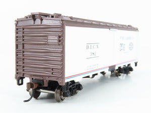 HO Scale Athearn Roundhouse RND2198 DICX Pure Carbonic Co. 40' Steel Reefer #381