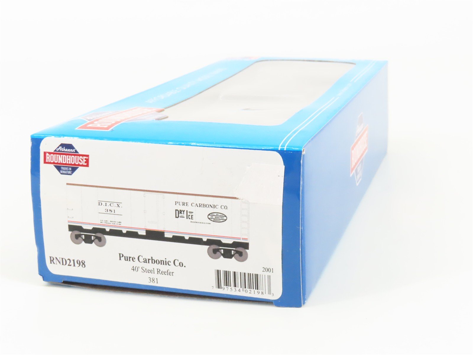 HO Scale Athearn Roundhouse RND2198 DICX Pure Carbonic Co. 40' Steel Reefer #381