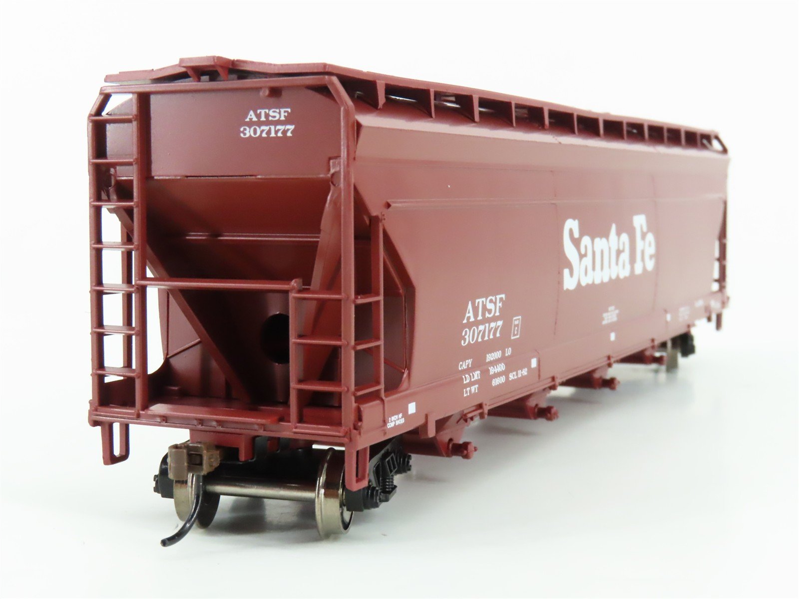 HO Athearn Roundhouse RND1178 ATSF Santa Fe 4-Bay Centerflow Hopper #307177