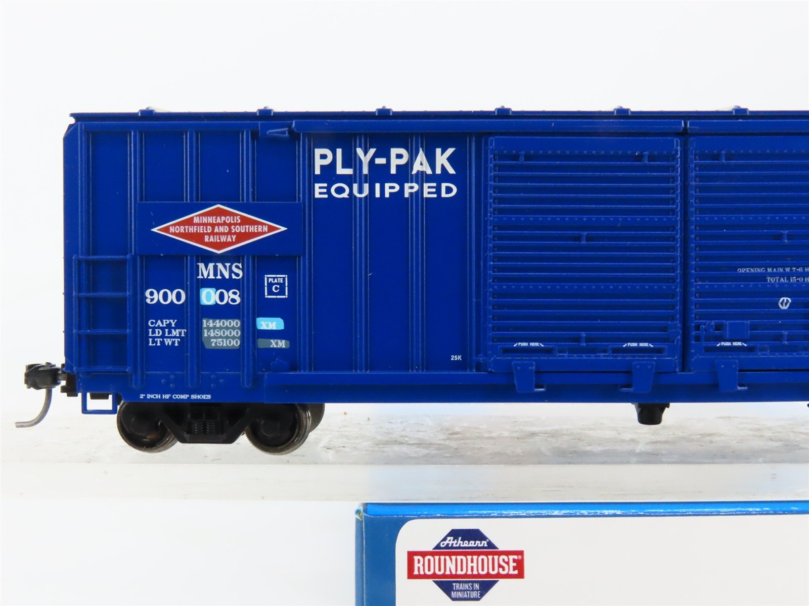 HO Scale Athearn Roundhouse RND97983 MNS Railway 50' Double Door Box Car #900008