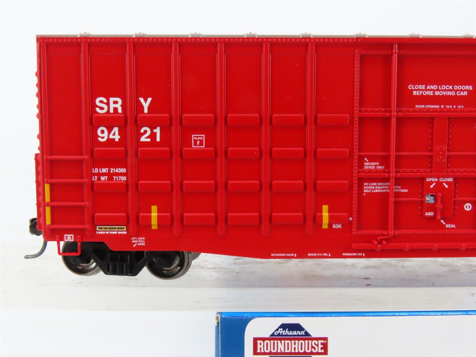 HO Scale Athearn Roundhouse RND88179 SRY Catalyst 50' High Cube Box Car #9421
