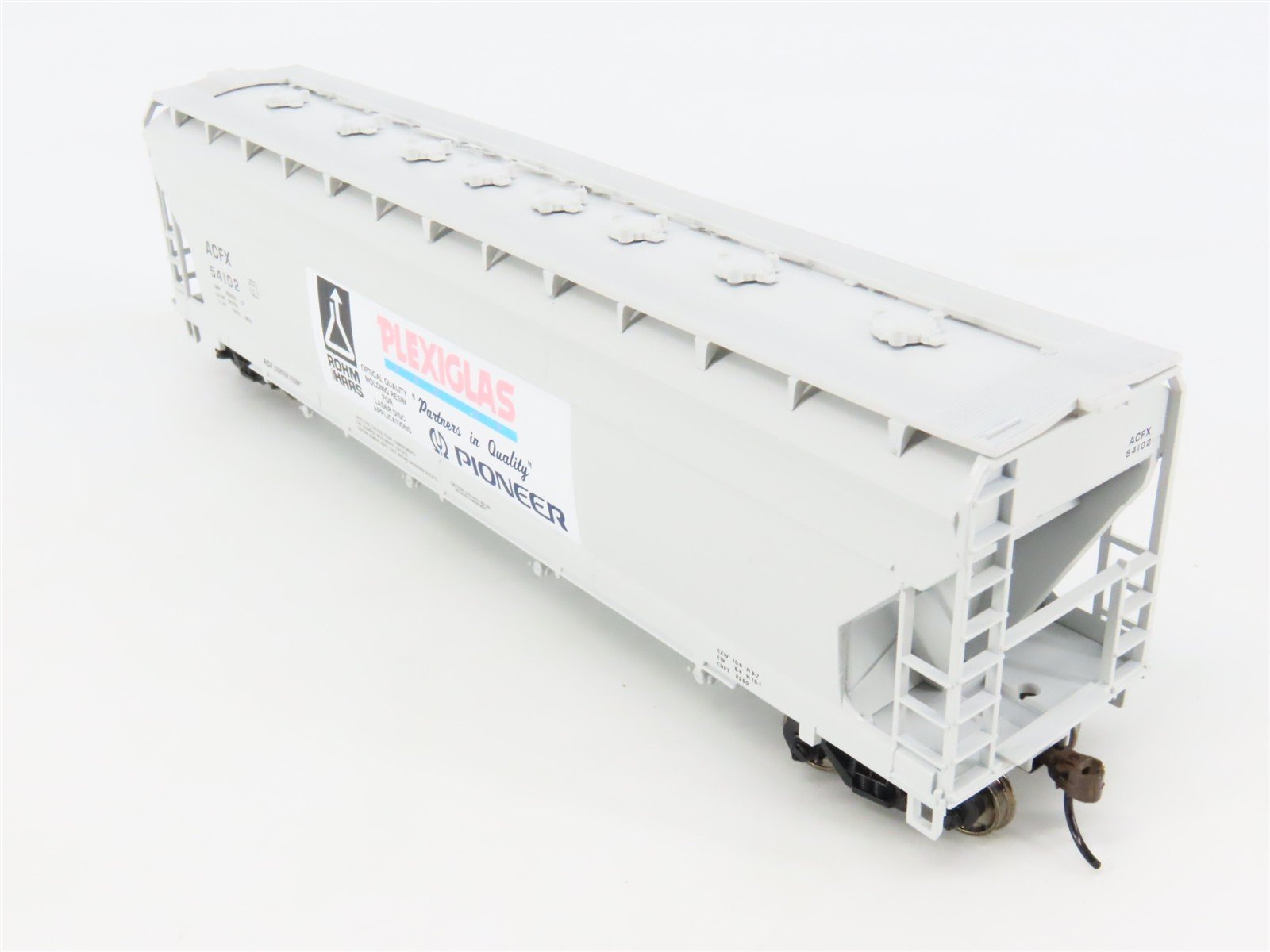 HO Scale Athearn Roundhouse RND1198 ACF Plexiglas 4-Bay Centerflow Hopper #54102