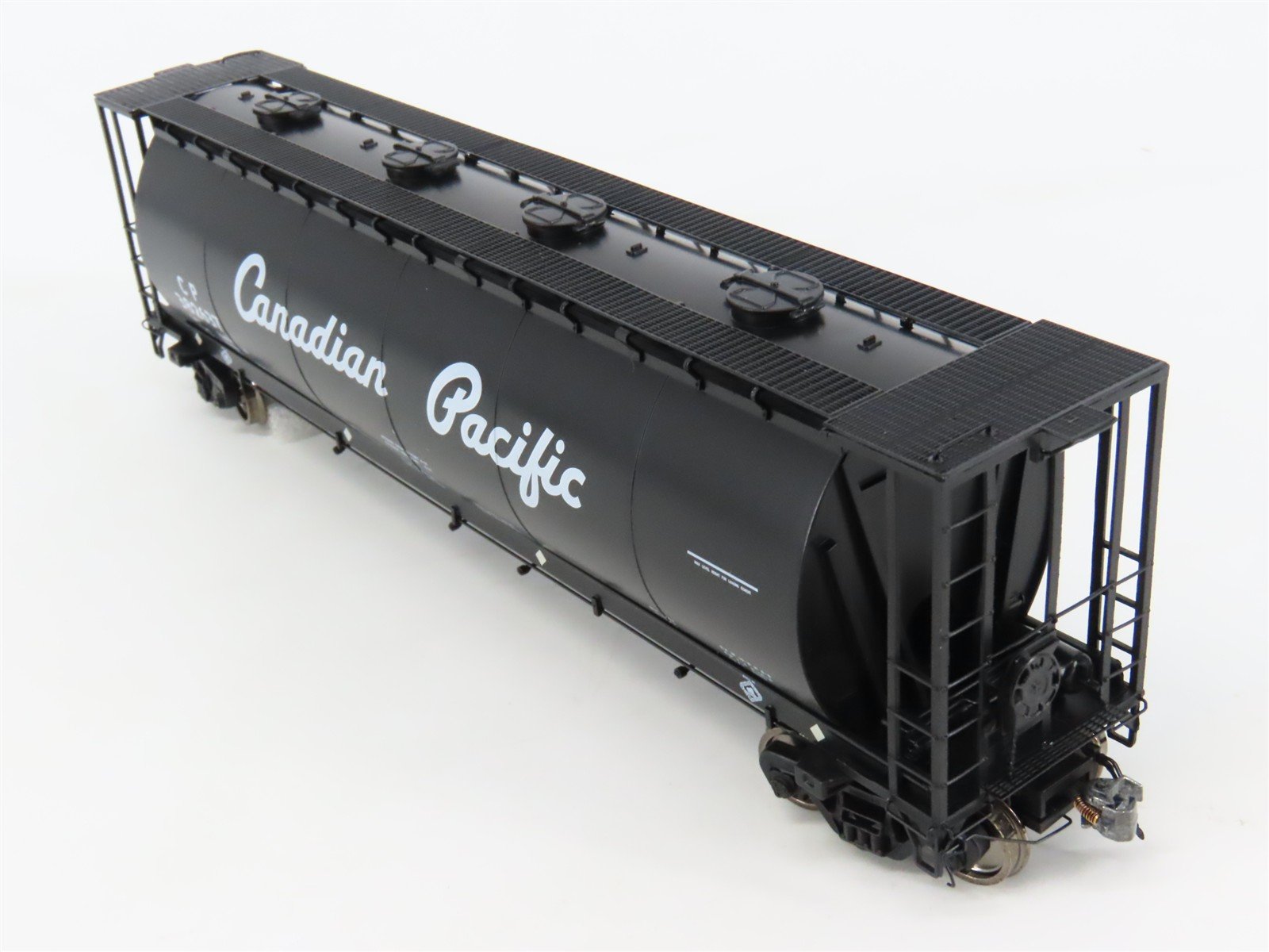 HO Scale Rapido 127026A CP Canadian Pacific 4-Bay Covered Hopper #382637