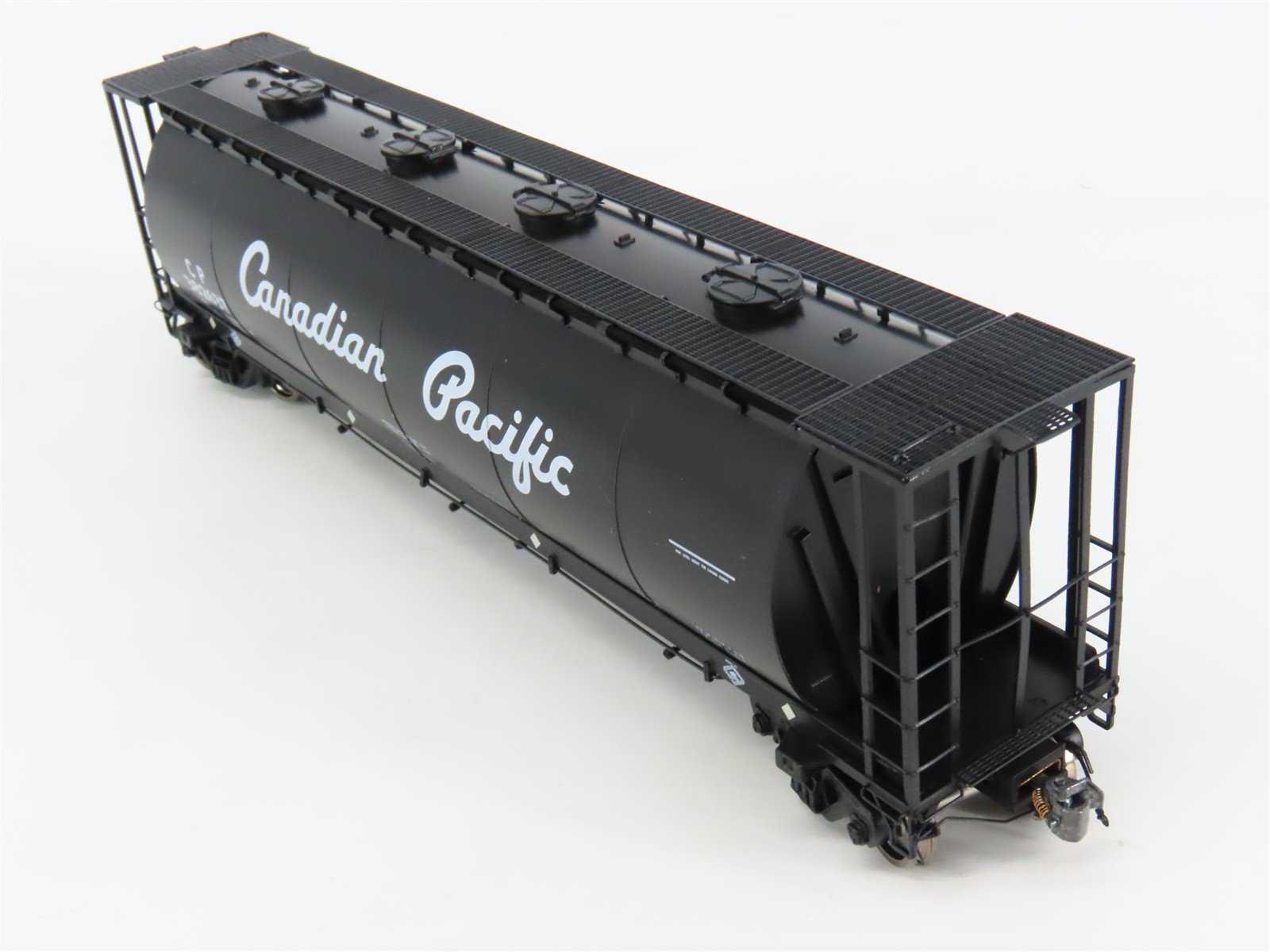 HO Scale Rapido 127026A CP Canadian Pacific 4-Bay Covered Hopper #382637