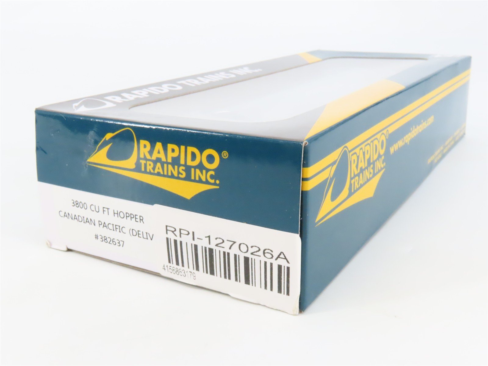 HO Scale Rapido 127026A CP Canadian Pacific 4-Bay Covered Hopper #382637