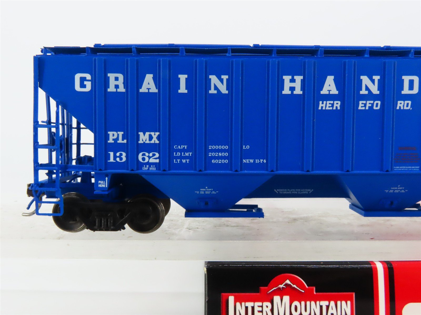 HO Scale InterMountain 453106-04 PLMX Grain Handling Corp 3-Bay Hopper #1362