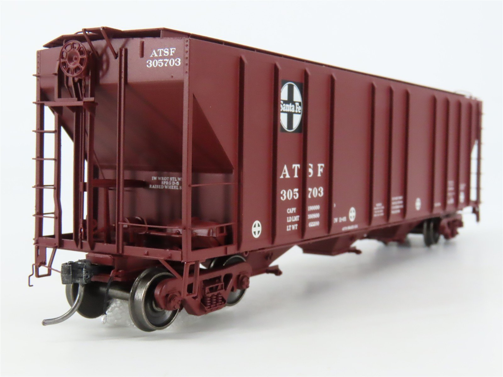 HO Scale ExactRail Platinum EP-80199-2 ATSF Santa Fe 3-Bay Hopper #305703