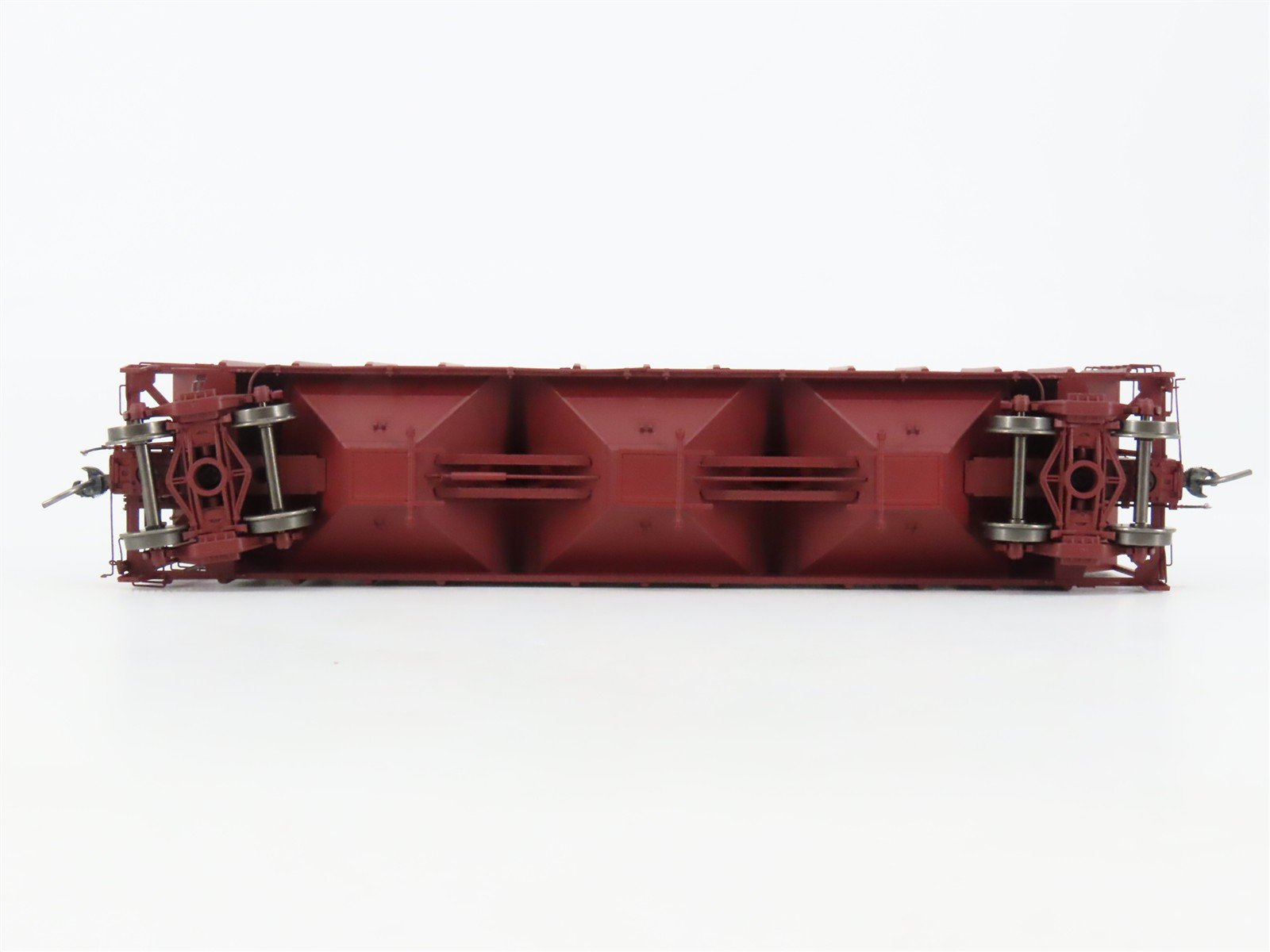 HO Scale ExactRail Platinum EP-80199-2 ATSF Santa Fe 3-Bay Hopper #305703