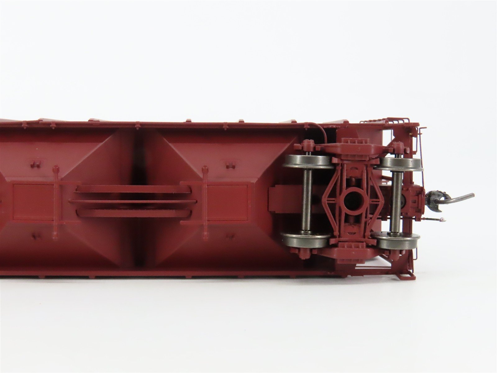 HO Scale ExactRail Platinum EP-80199-2 ATSF Santa Fe 3-Bay Hopper #305703