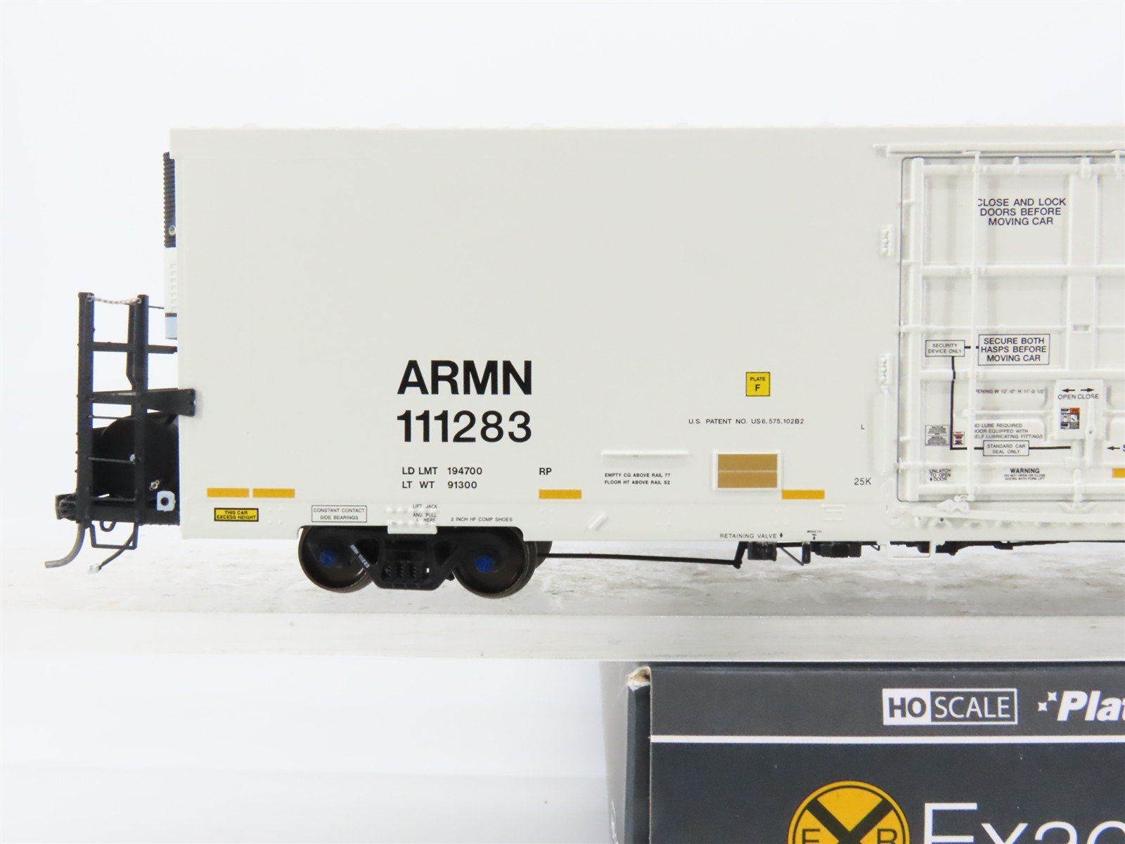 HO Scale ExactRail Platinum EP-81050-48 ARMN UP Union Pacific 64' Reefer #111283