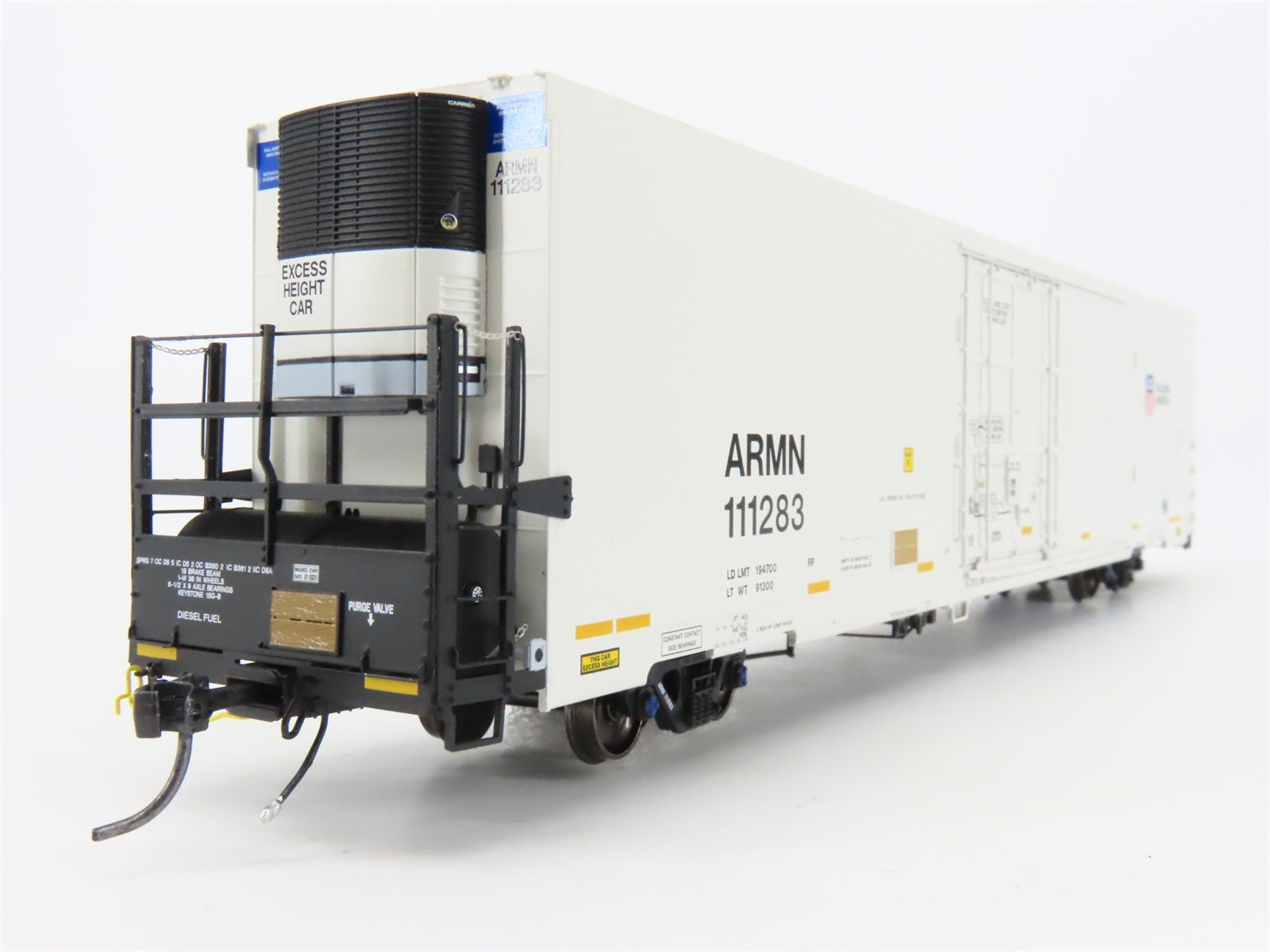 HO Scale ExactRail Platinum EP-81050-48 ARMN UP Union Pacific 64' Reefer #111283