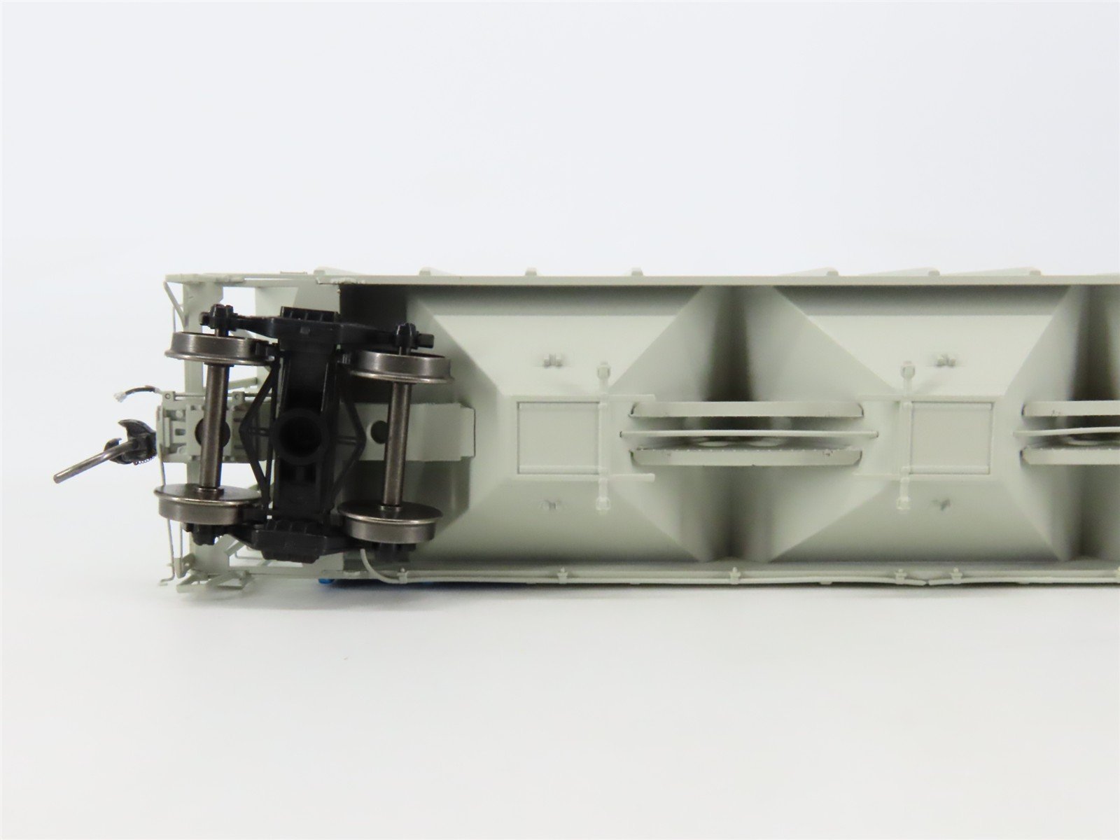 HO Scale ExactRail Platinum EP-80170-7 SOO Line 3-Bay Covered Hopper #70153