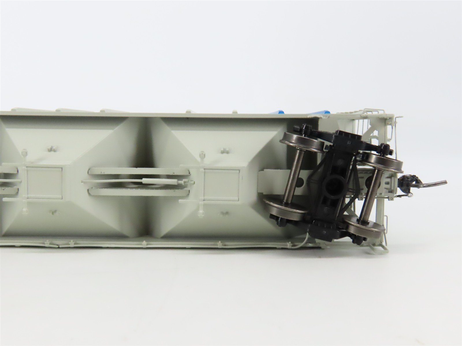 HO Scale ExactRail Platinum EP-80170-7 SOO Line 3-Bay Covered Hopper #70153