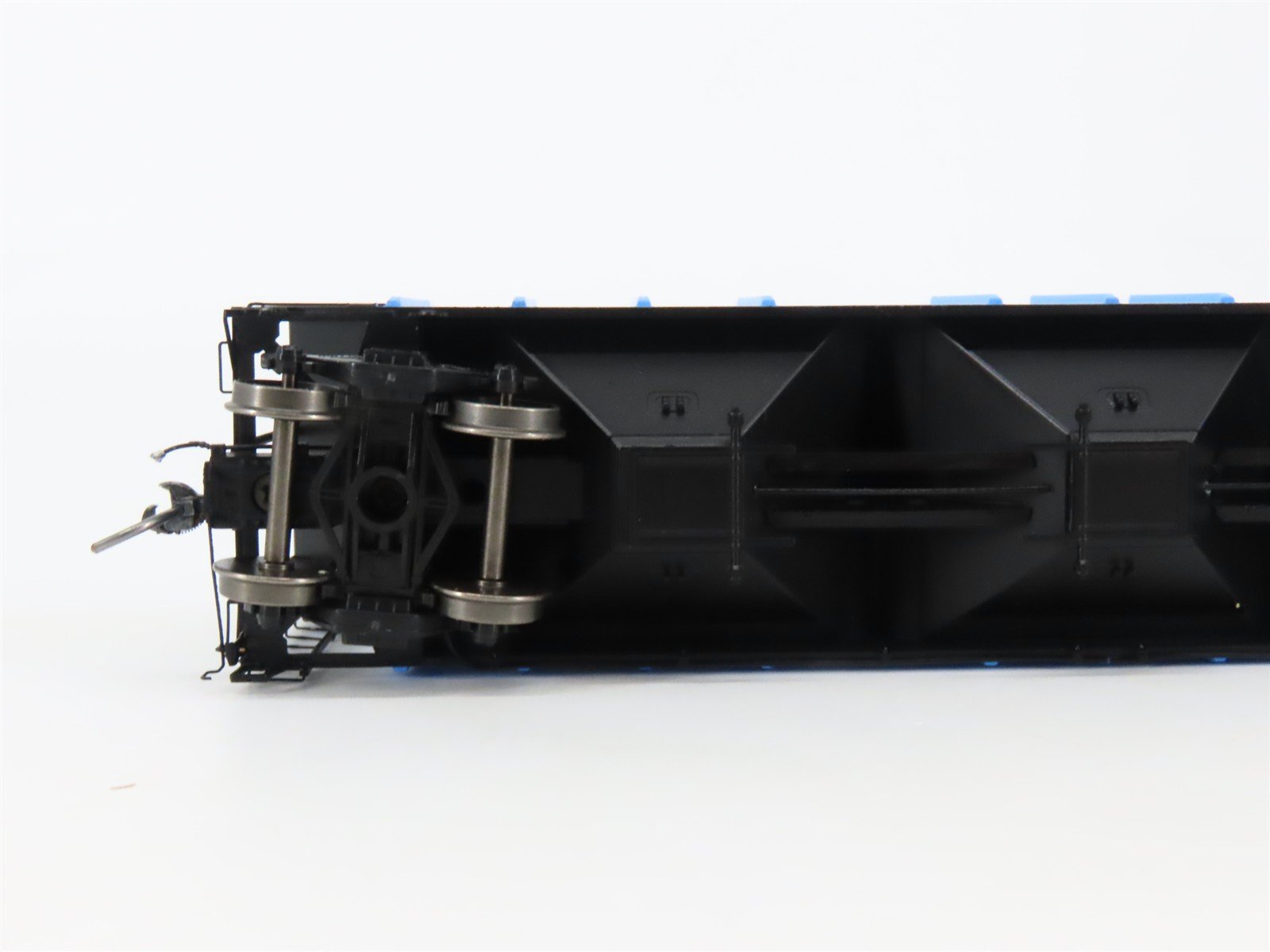 HO Scale ExactRail Platinum EP-80210-2 TLDX Carborundum 3-Bay Hopper #3807