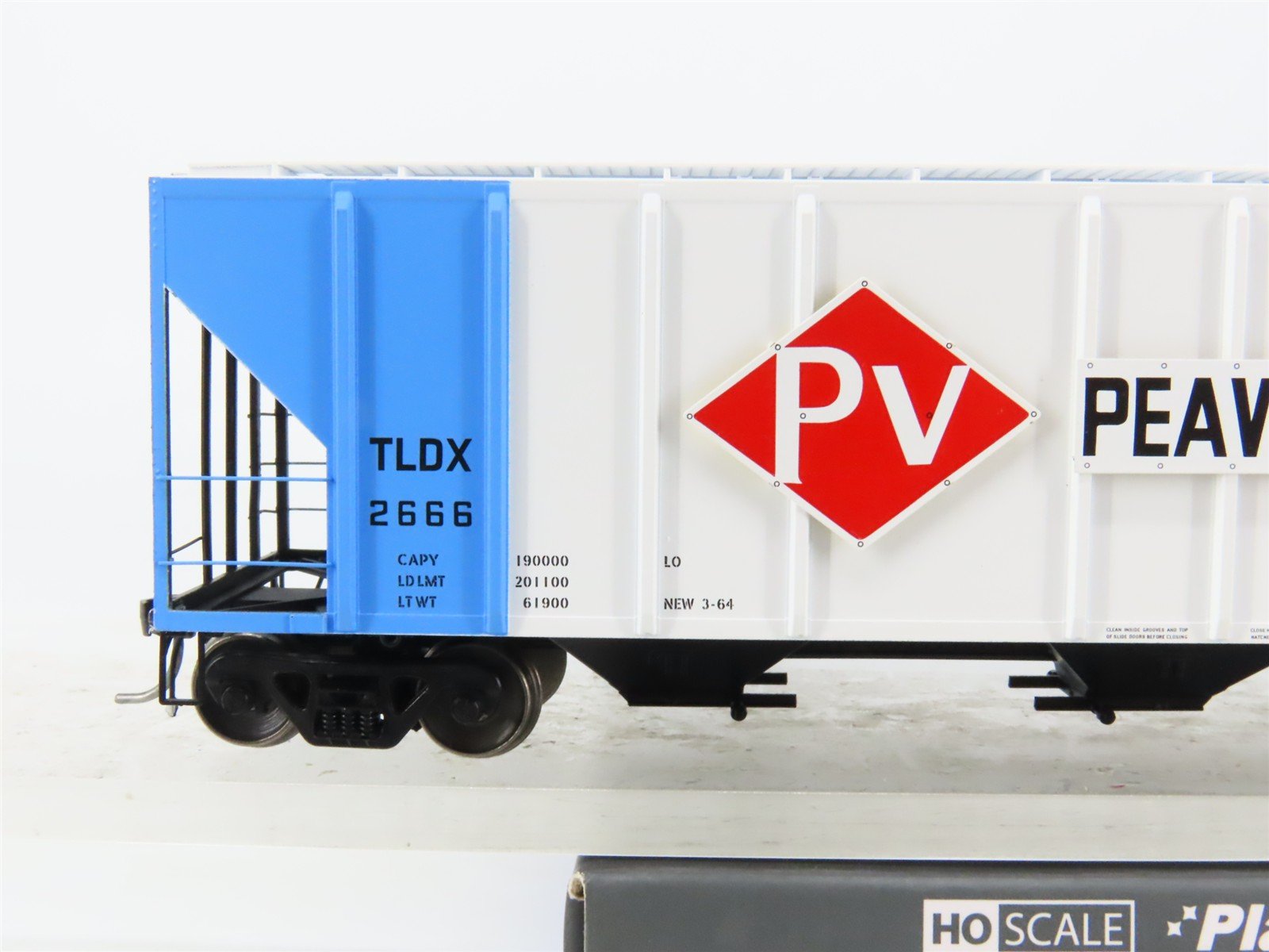 HO Scale ExactRail Platinum EP-80207-2 TLDX Peavey Company 3-Bay Hopper #2666