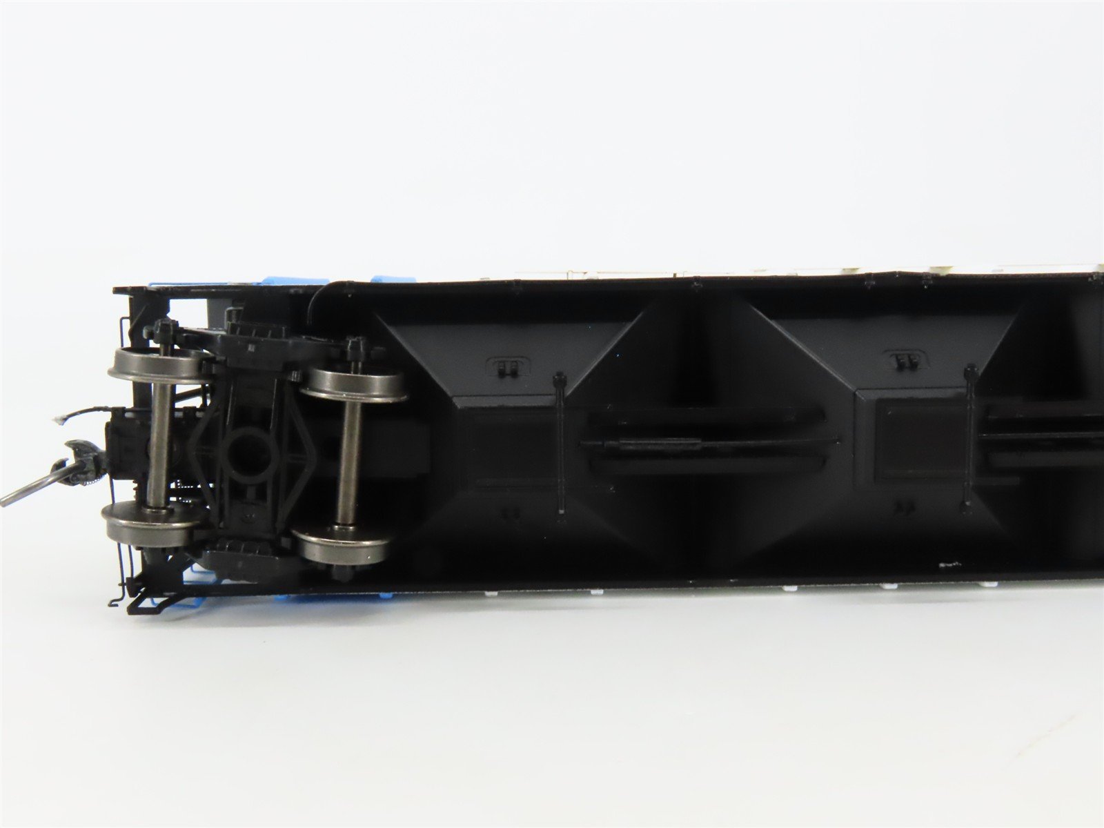 HO Scale ExactRail Platinum EP-80207-2 TLDX Peavey Company 3-Bay Hopper #2666