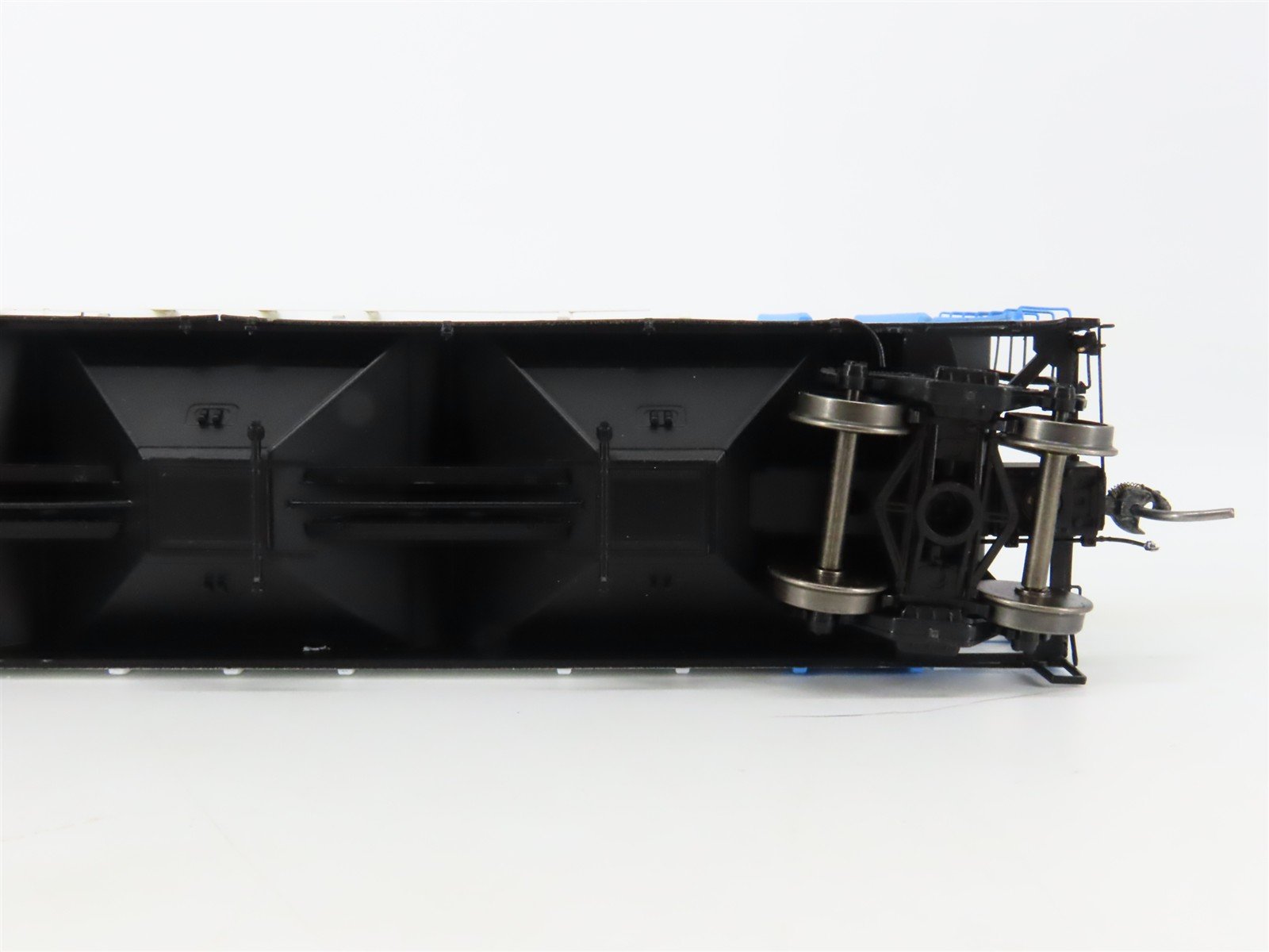 HO Scale ExactRail Platinum EP-80207-2 TLDX Peavey Company 3-Bay Hopper #2666