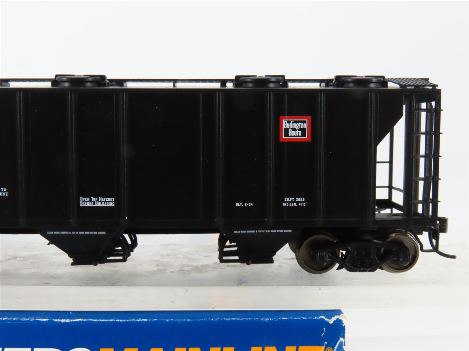 HO Scale Walthers Mainline 910-7016 CB&Q Burlington Route 3-Bay Hopper #85060